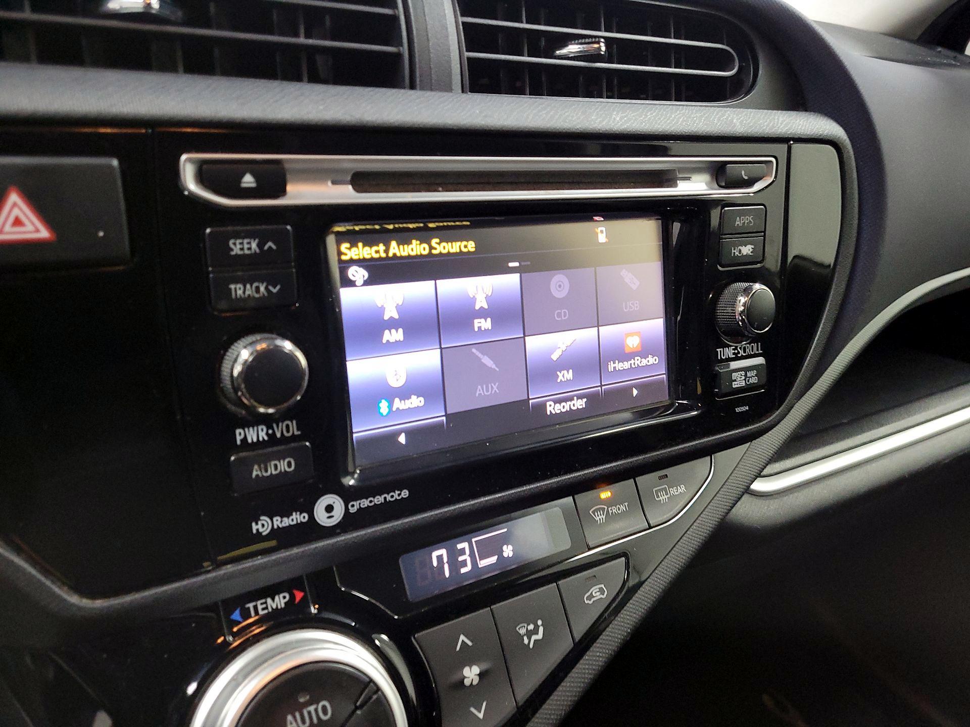 Thumbnail: 2015 Toyota Prius c - 11