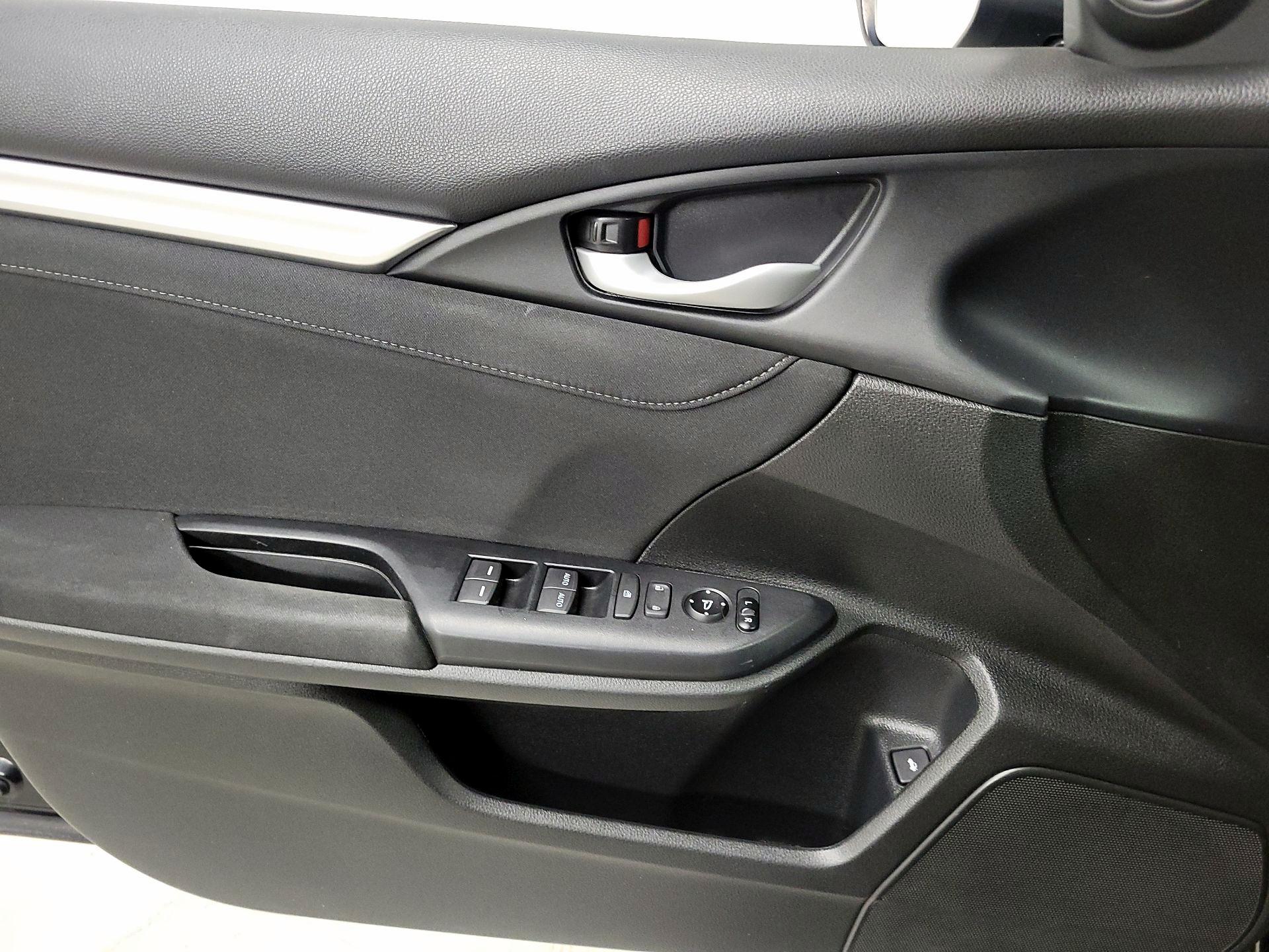 Thumbnail: 2017 Honda Civic - 12