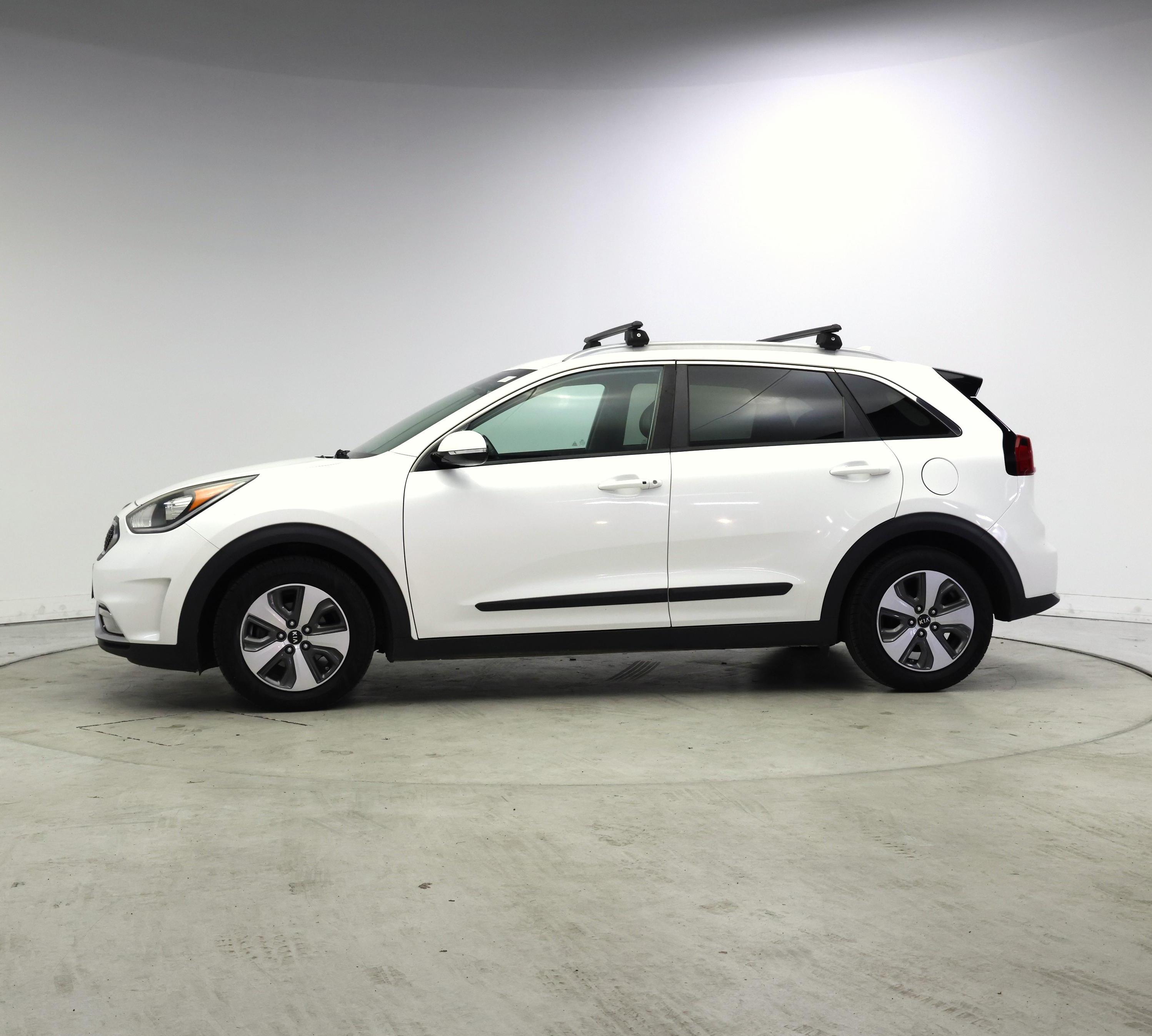 Thumbnail: 2018 Kia Niro - 3