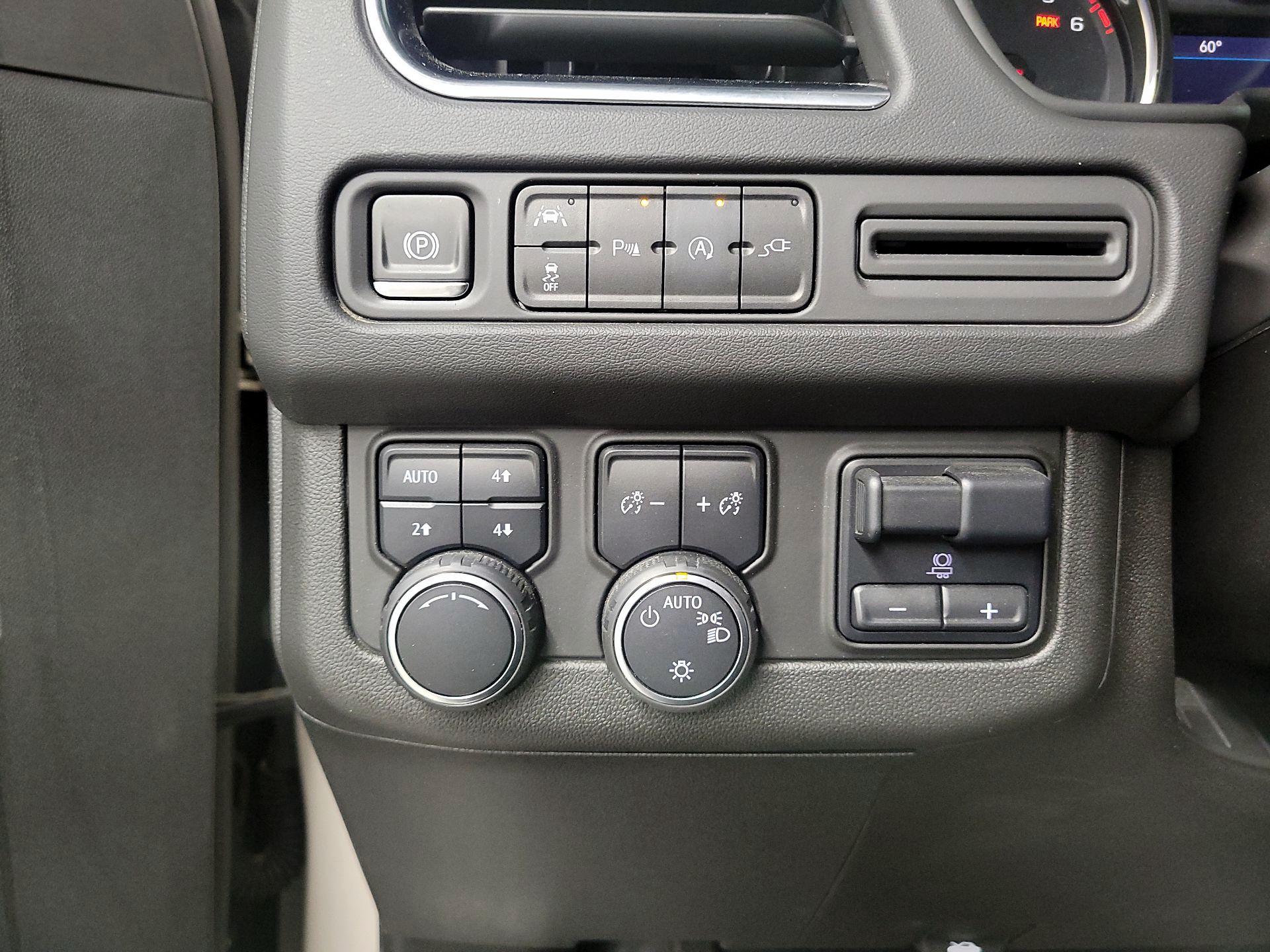 Thumbnail: 2021 Chevrolet Tahoe - 13