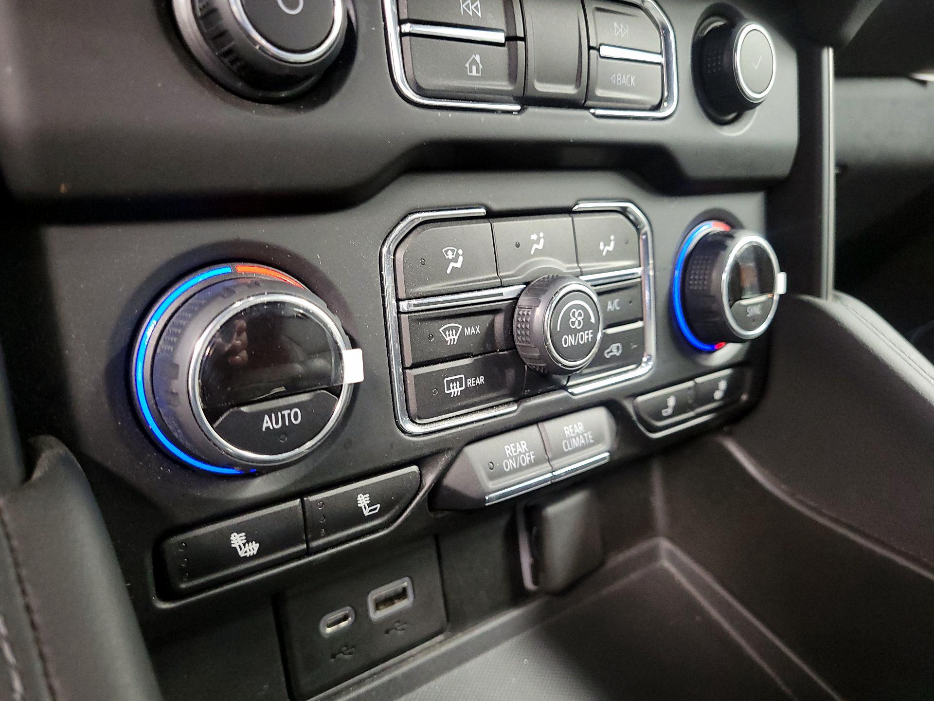 Thumbnail: 2021 Chevrolet Tahoe - 16