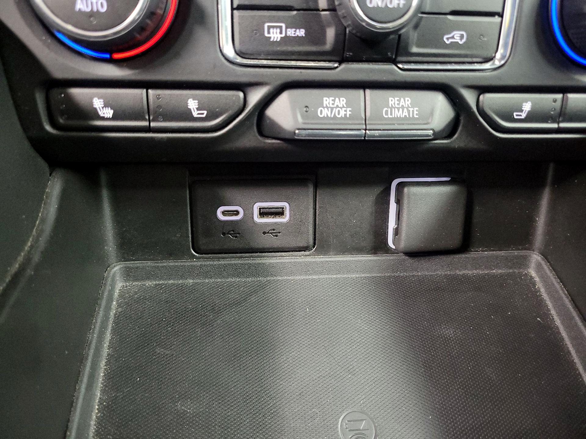 Thumbnail: 2021 Chevrolet Tahoe - 18