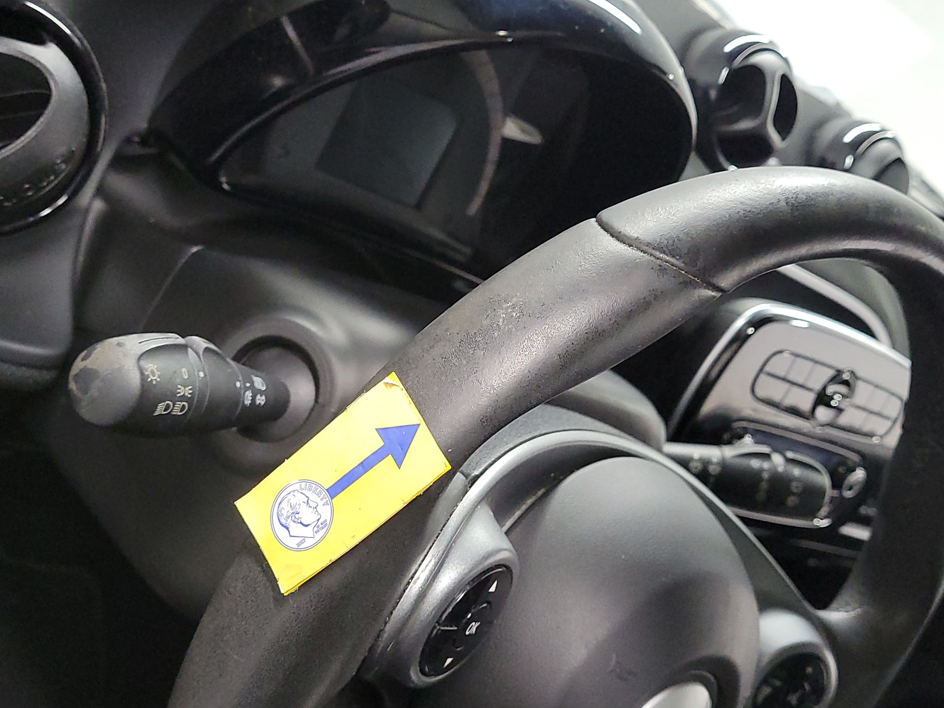 Thumbnail: 2016 smart fortwo - 20