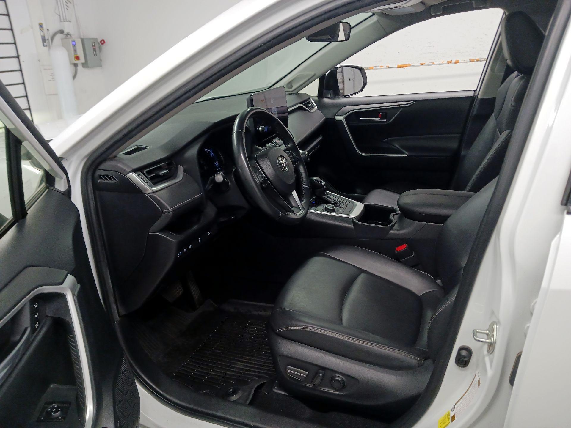 Thumbnail: 2024 Toyota RAV4 - 11