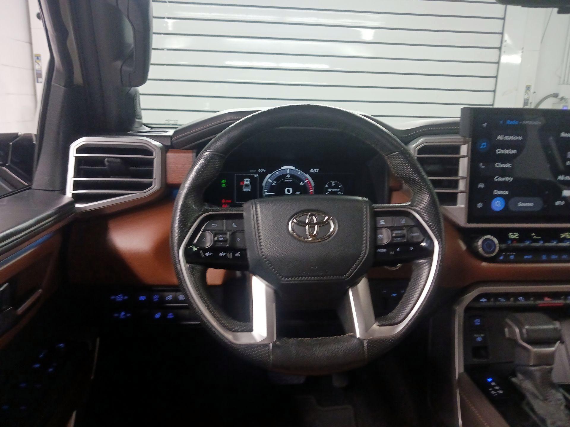 Thumbnail: 2022 Toyota Tundra - 10
