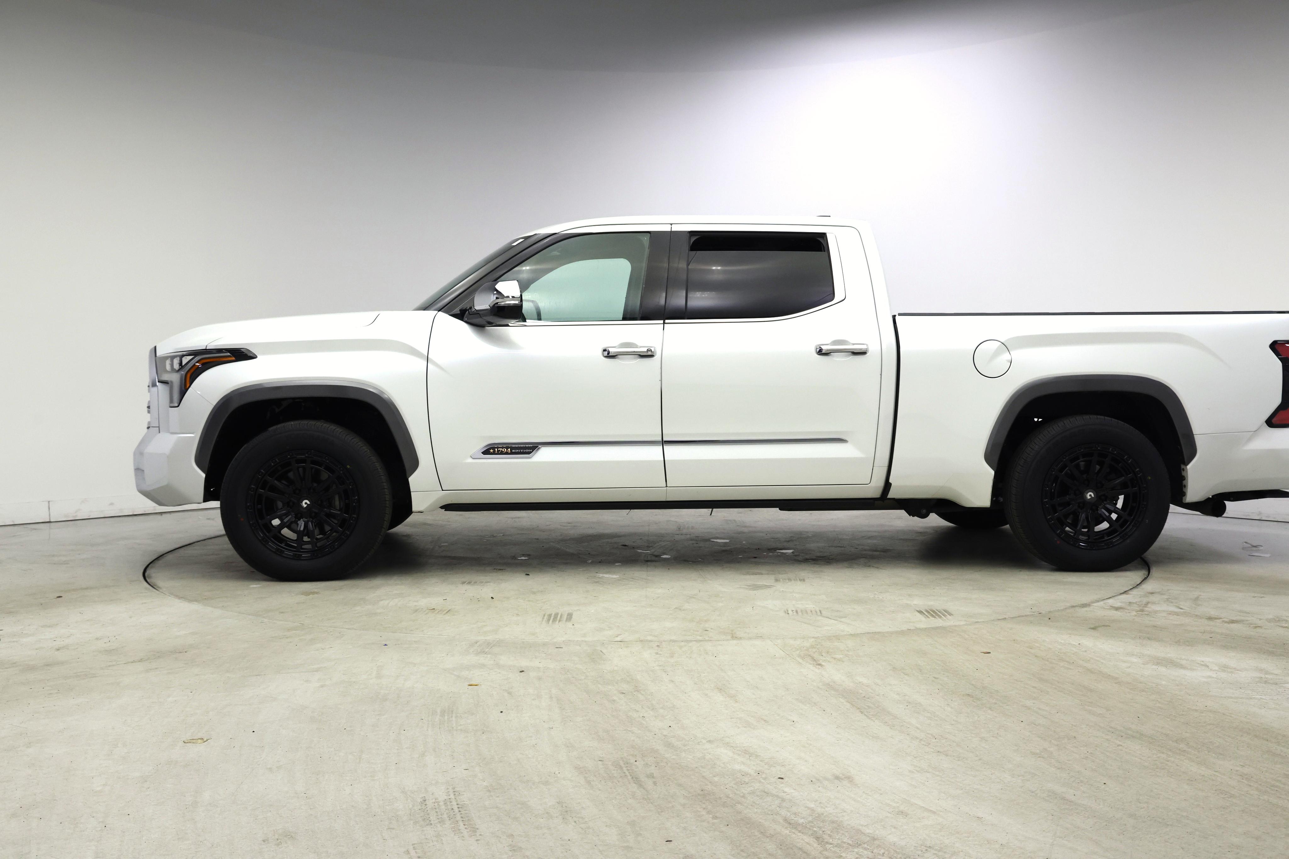 Thumbnail: 2022 Toyota Tundra - 3