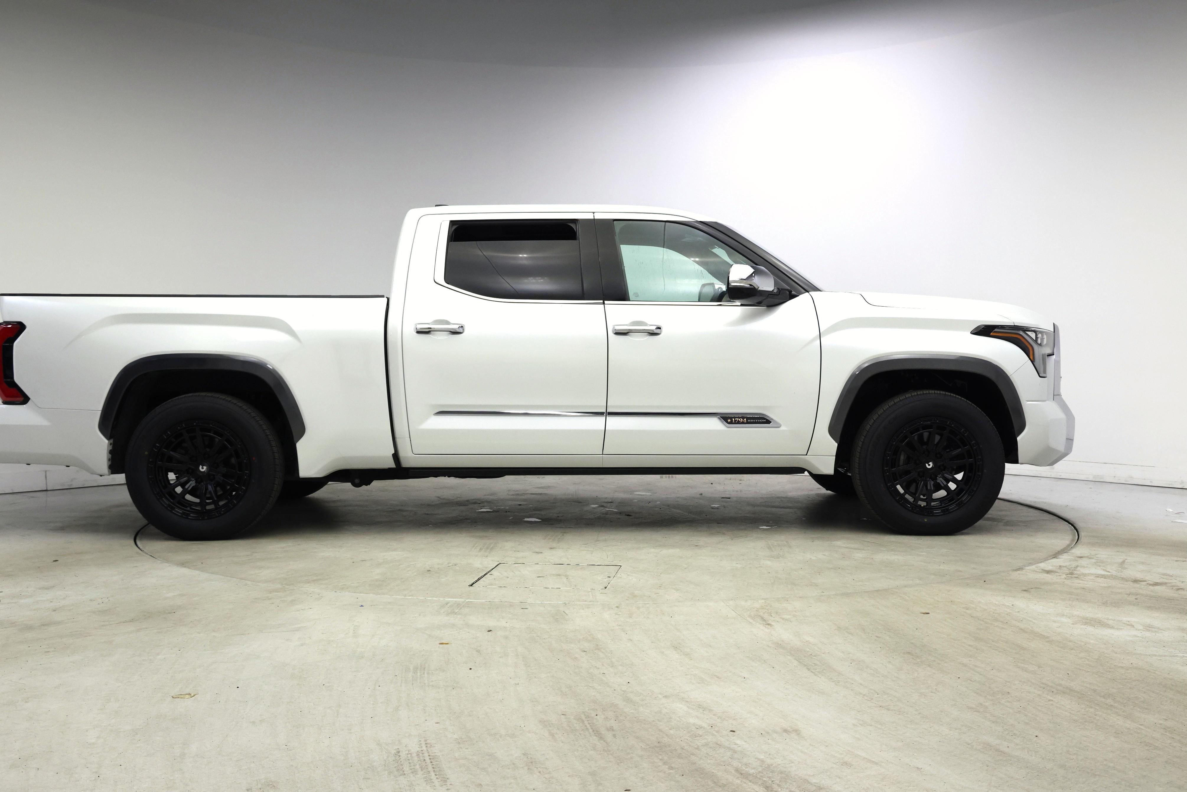 Thumbnail: 2022 Toyota Tundra - 7