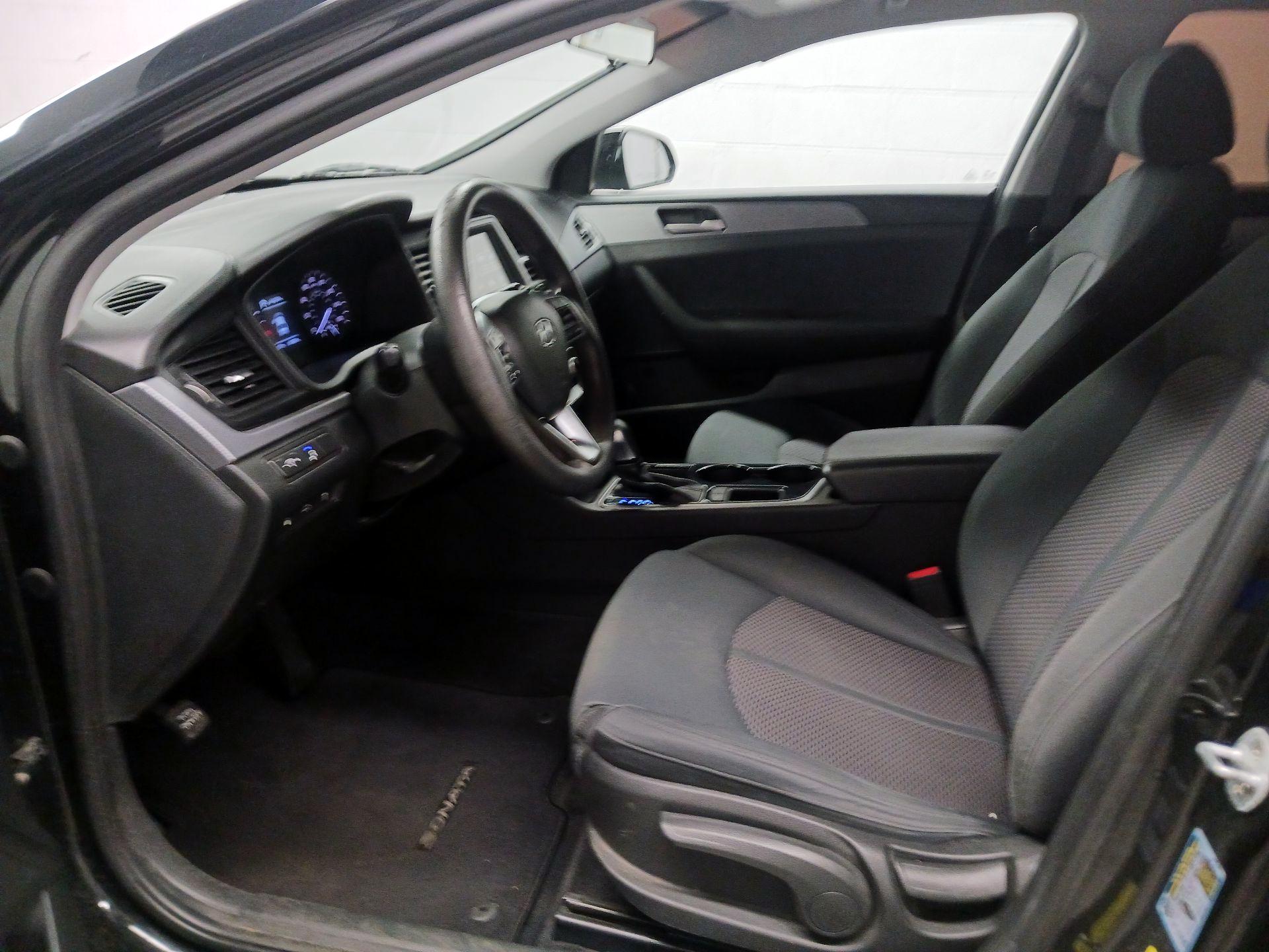 Thumbnail: 2019 Hyundai Sonata - 11