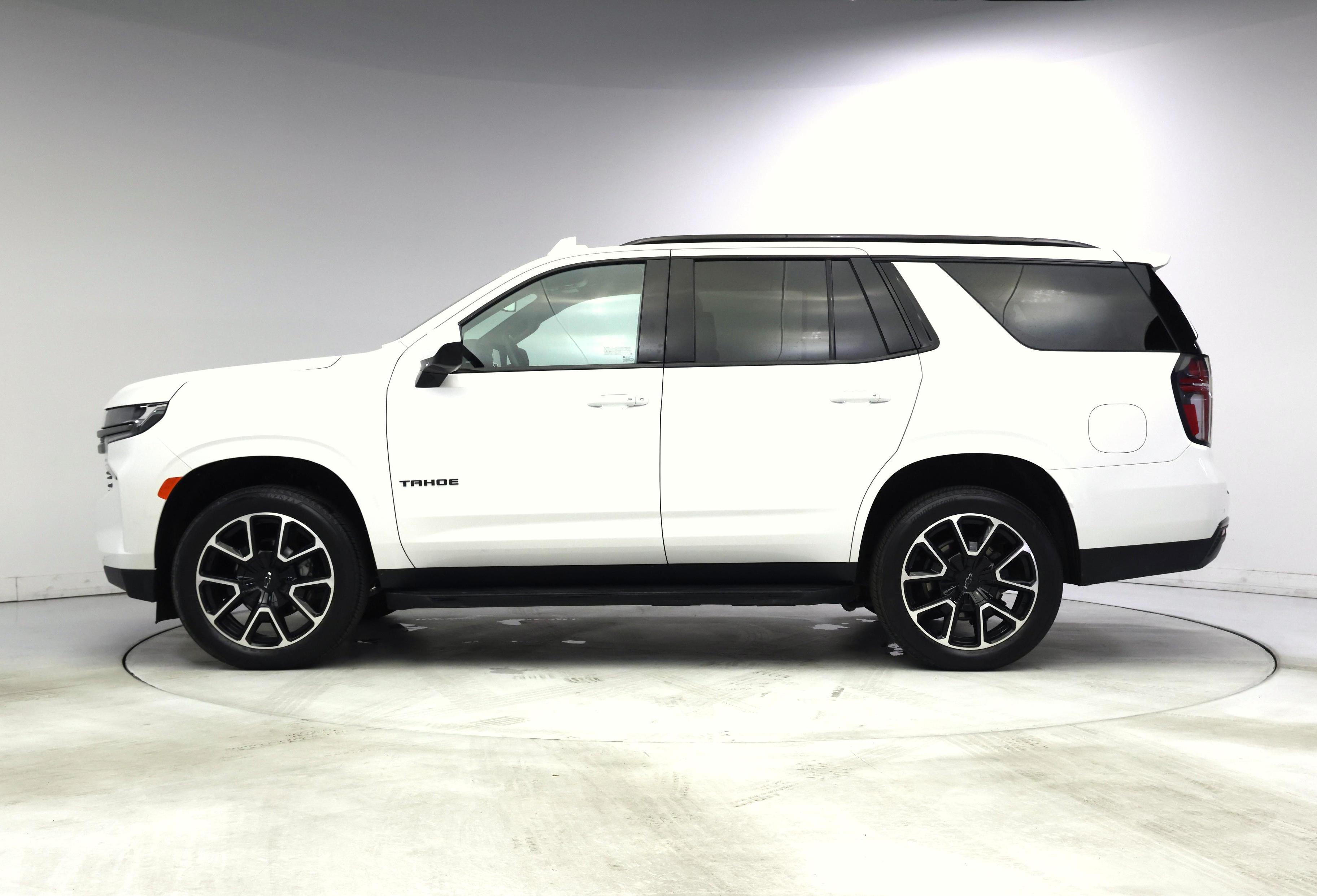 Thumbnail: 2022 Chevrolet Tahoe - 3