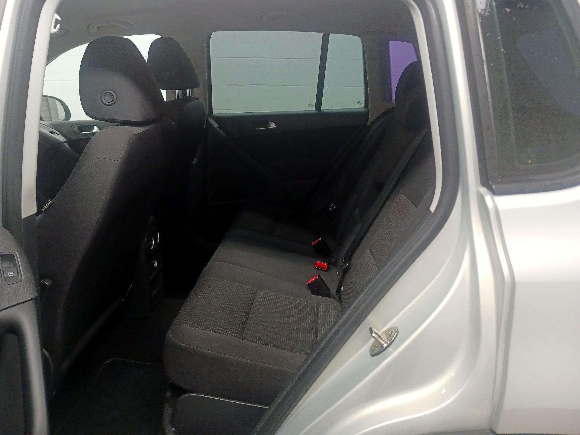 Thumbnail: 2015 Volkswagen Tiguan - 19