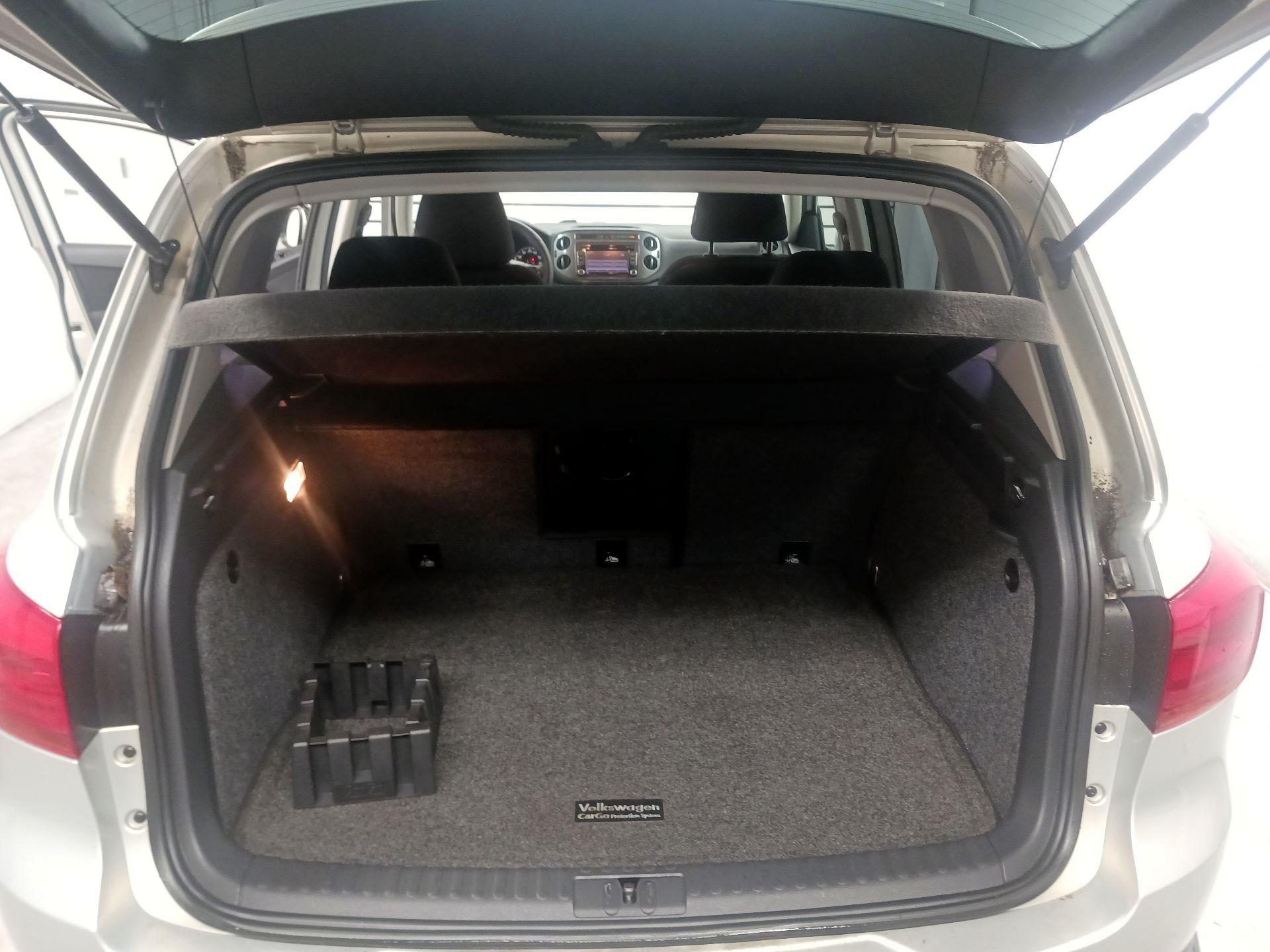 Thumbnail: 2015 Volkswagen Tiguan - 20