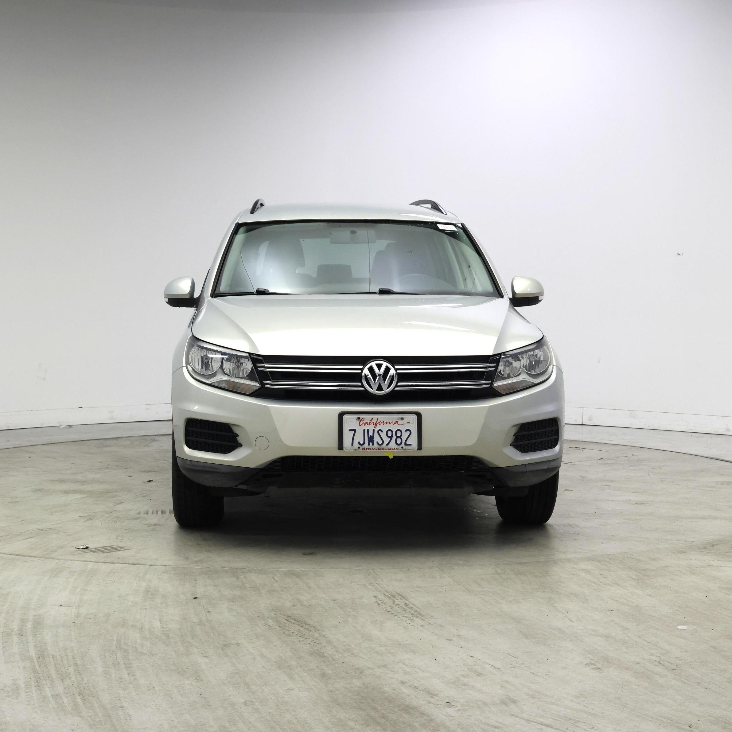 Thumbnail: 2015 Volkswagen Tiguan - 5