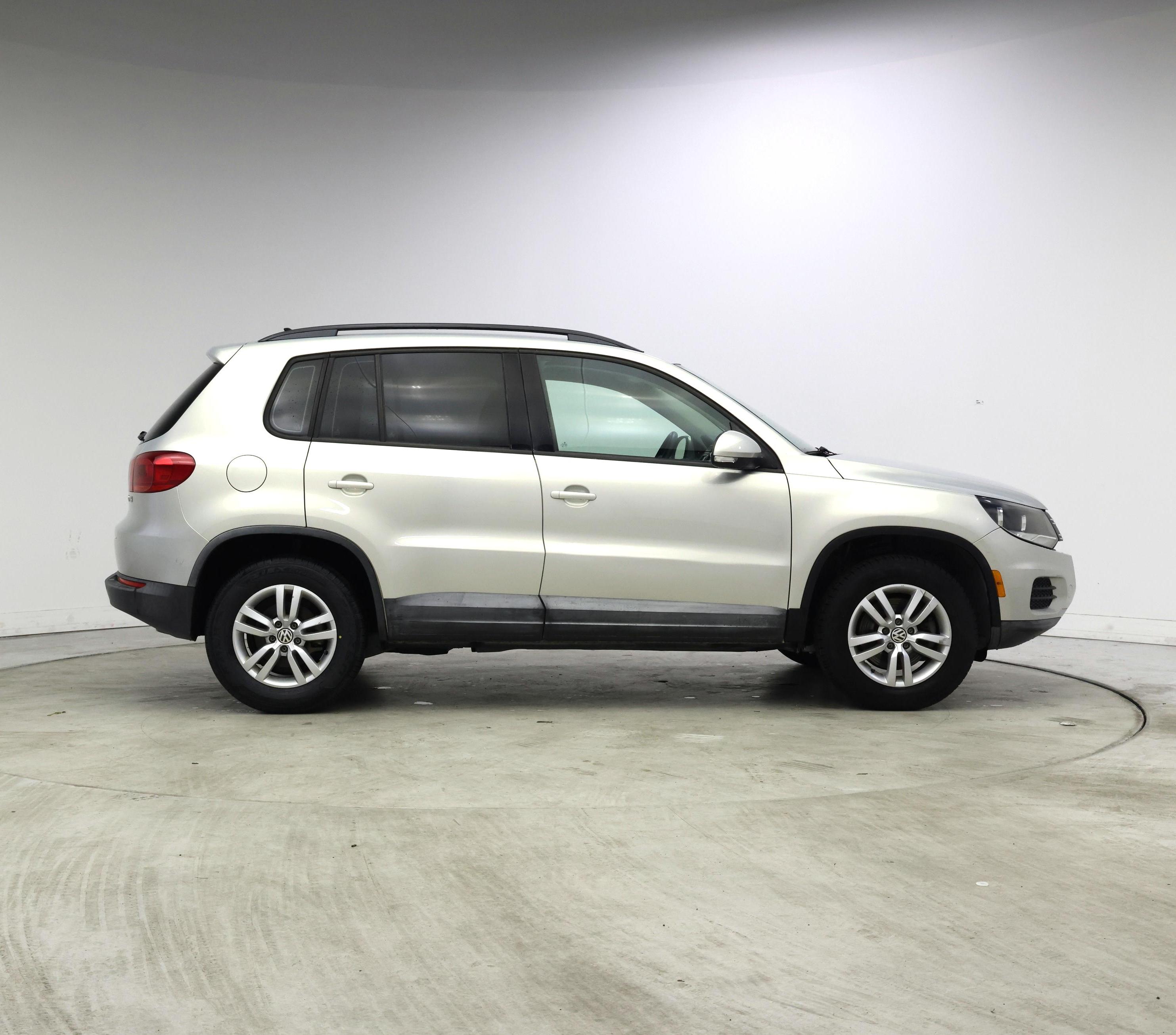 Thumbnail: 2015 Volkswagen Tiguan - 7