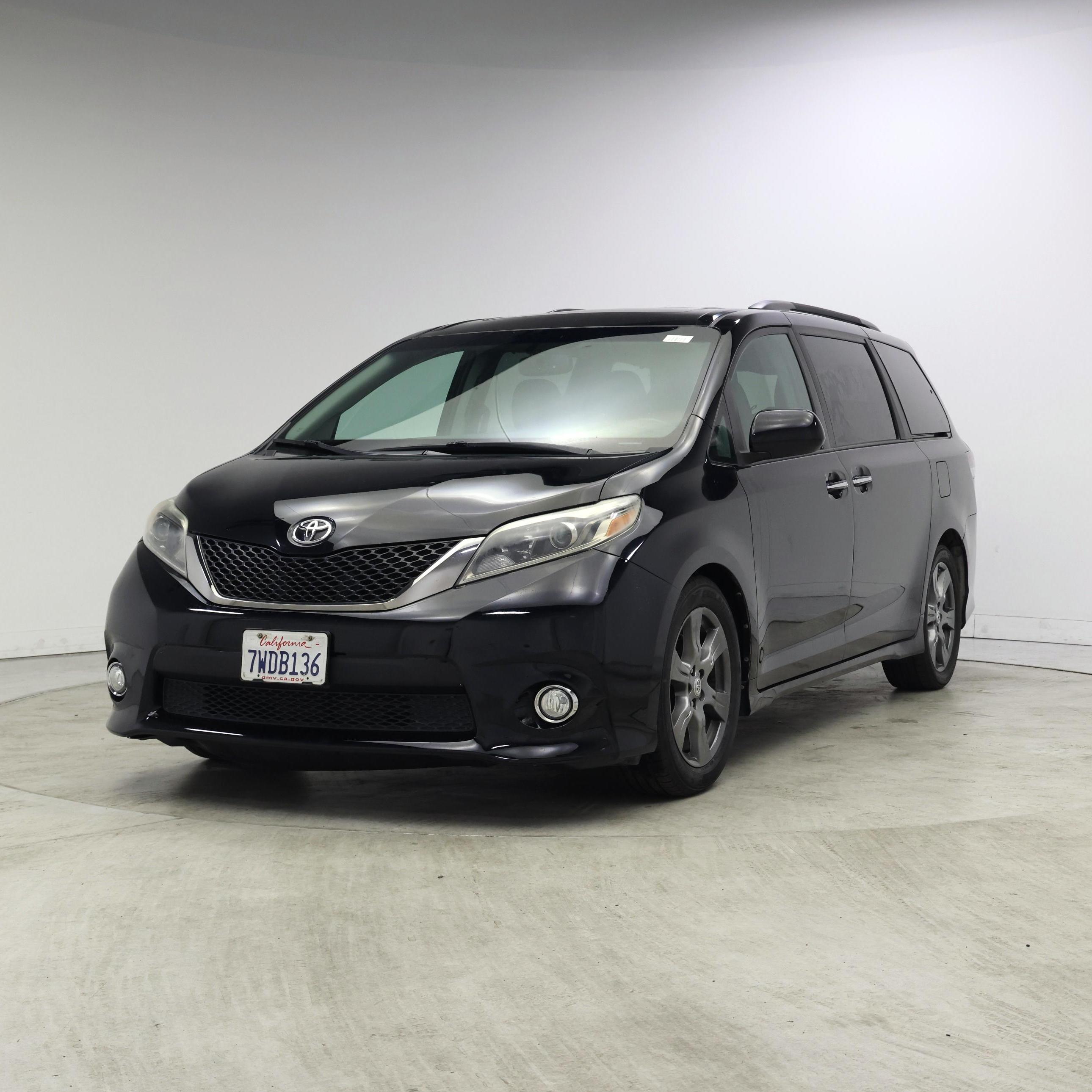 Thumbnail: 2017 Toyota Sienna - 4