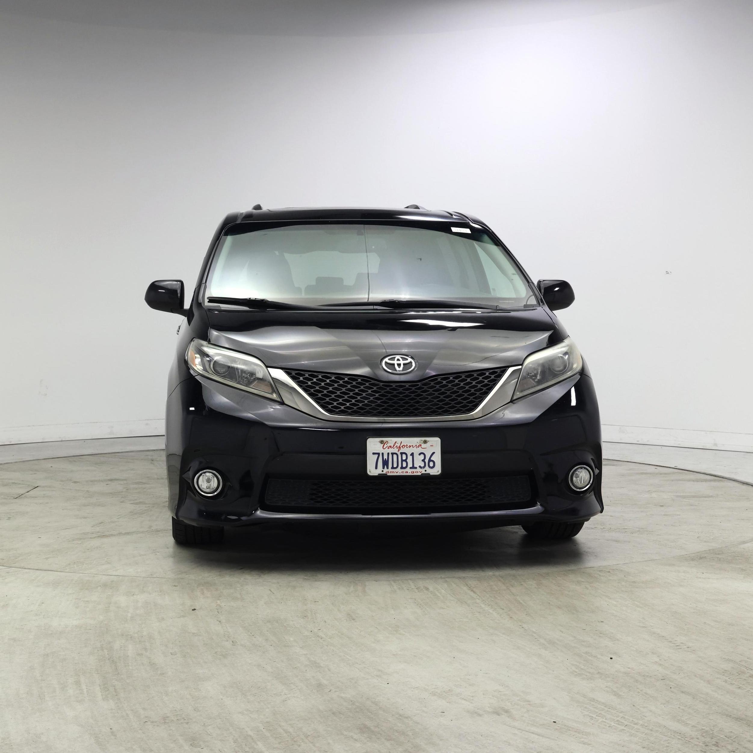 Thumbnail: 2017 Toyota Sienna - 5