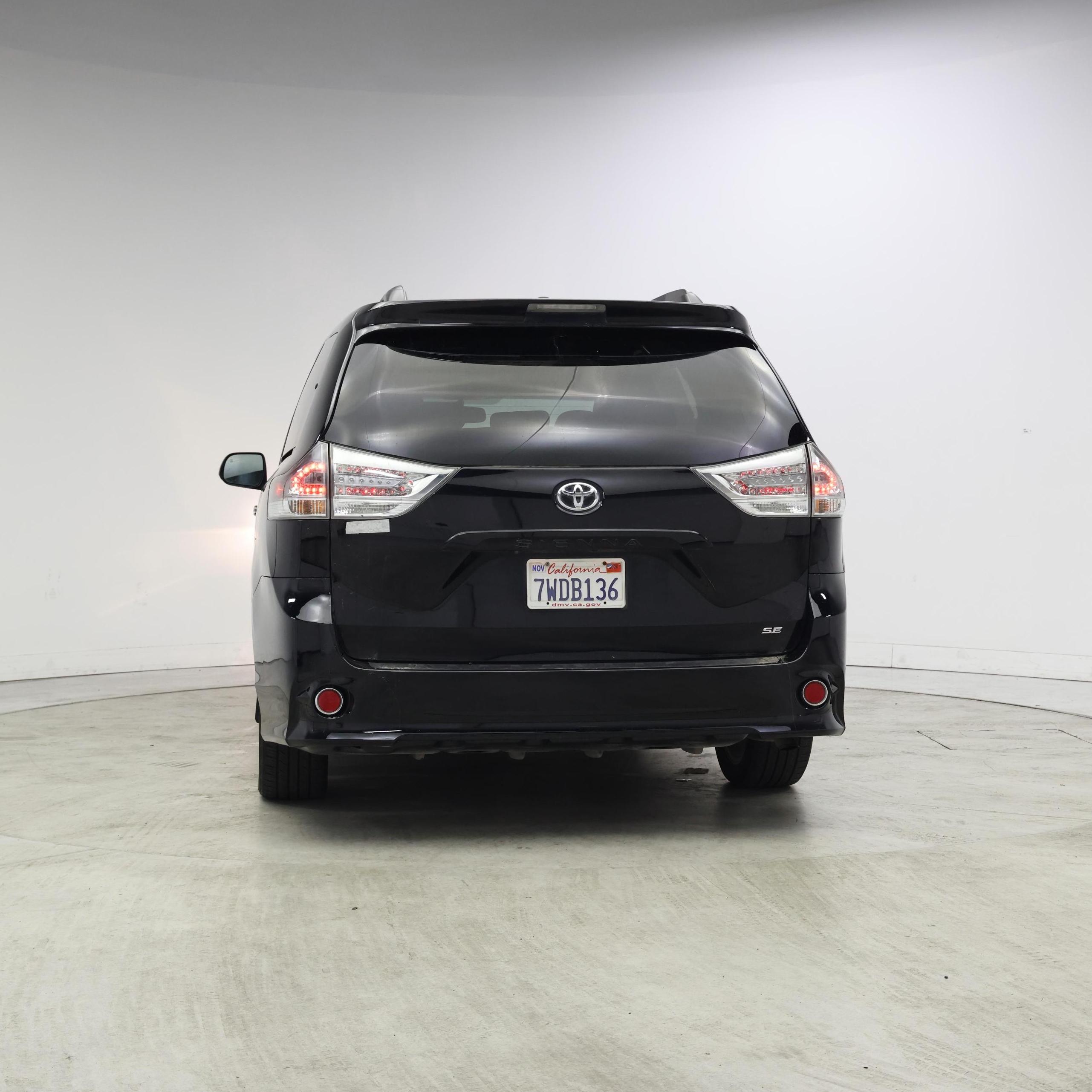 Thumbnail: 2017 Toyota Sienna - 6