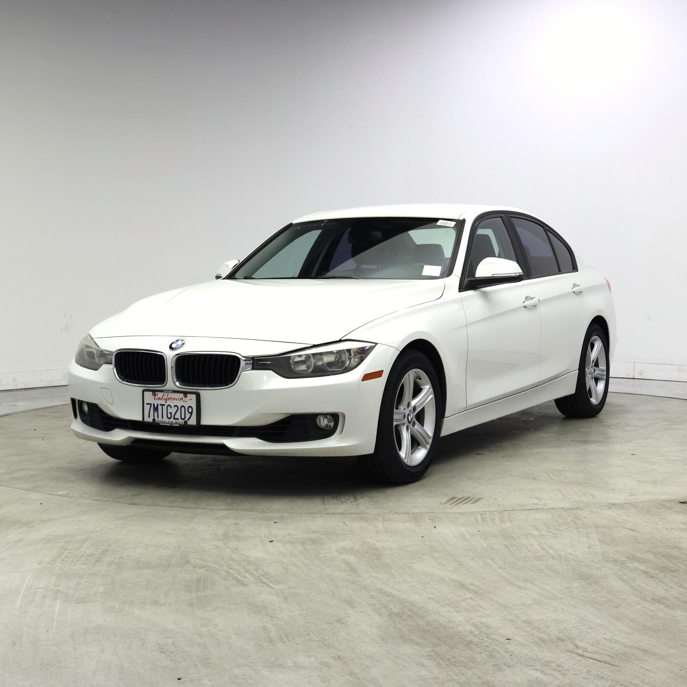 Thumbnail: 2015 BMW 3 Series - 4