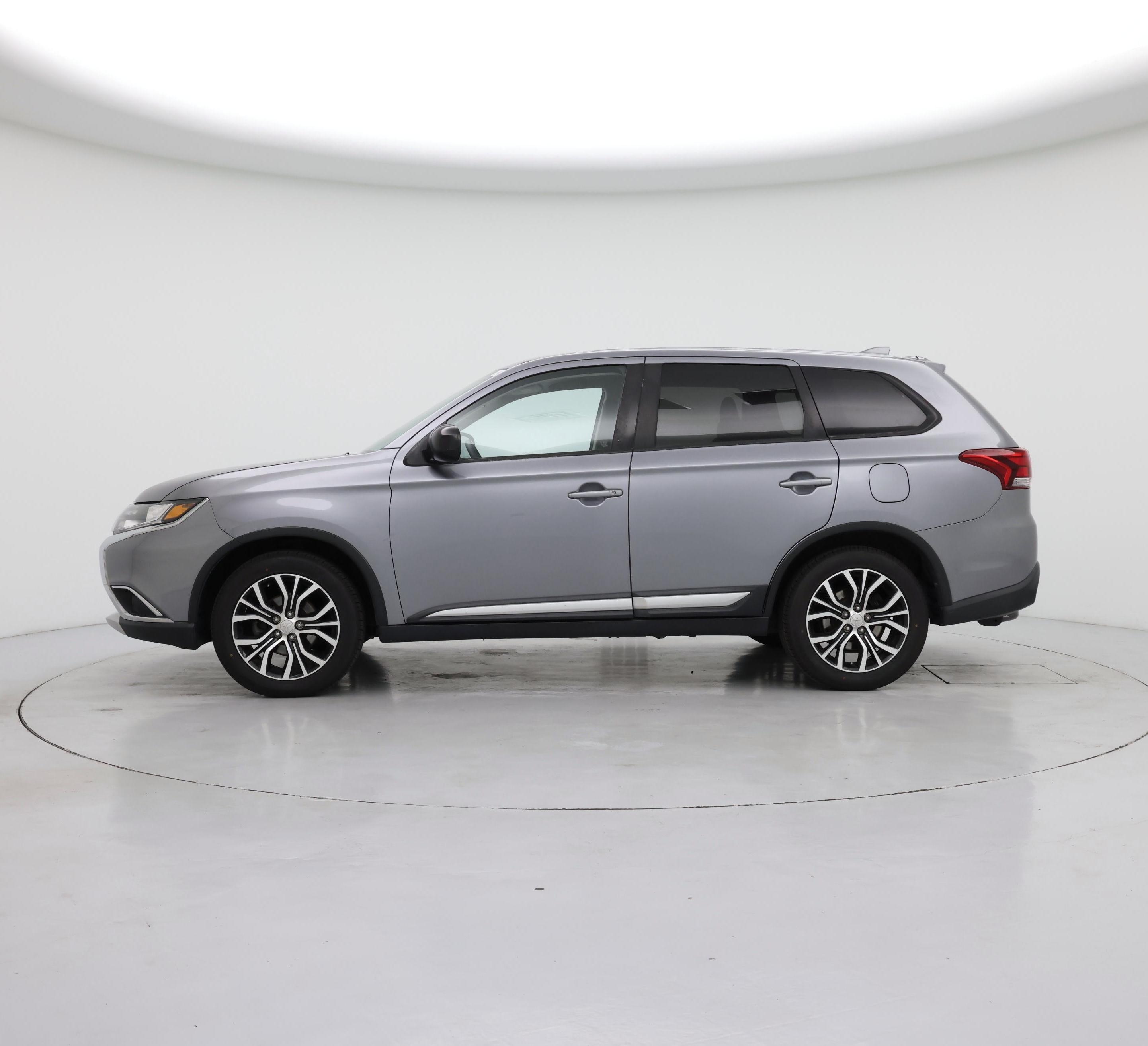 Thumbnail: 2018 Mitsubishi Outlander - 3