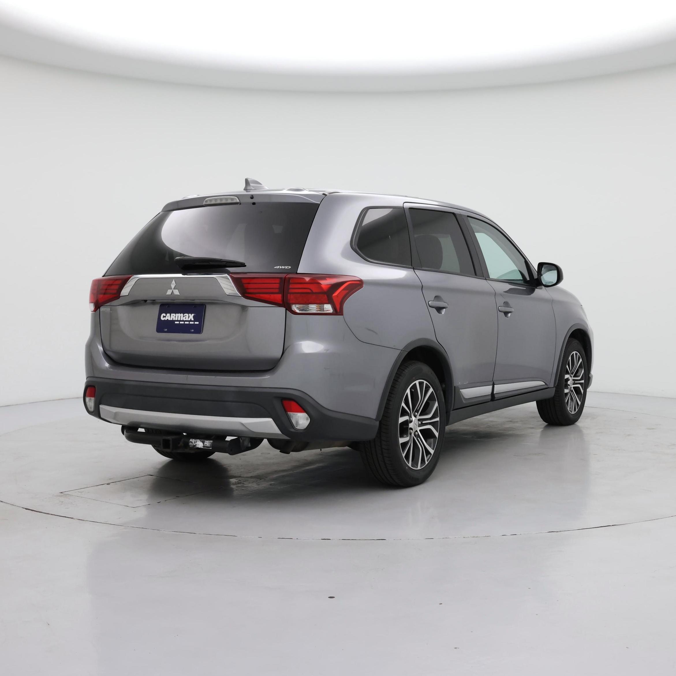 Thumbnail: 2018 Mitsubishi Outlander - 8