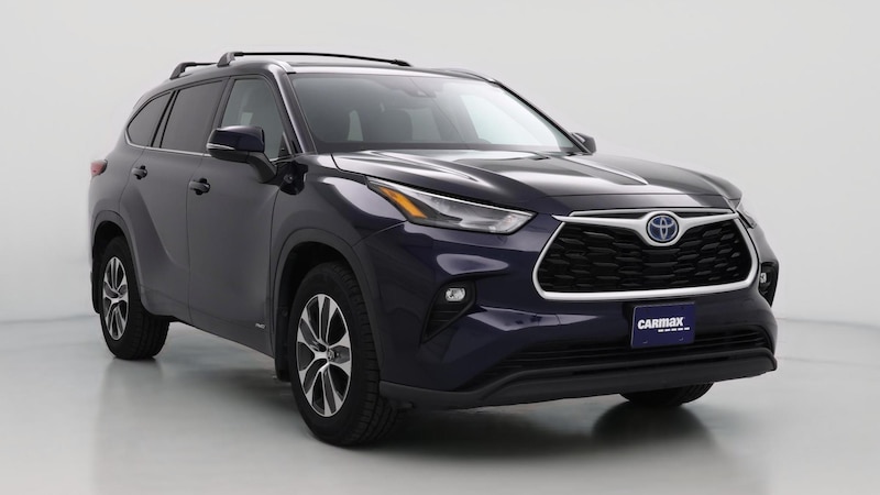 2022 Toyota Highlander XLE Hero Image