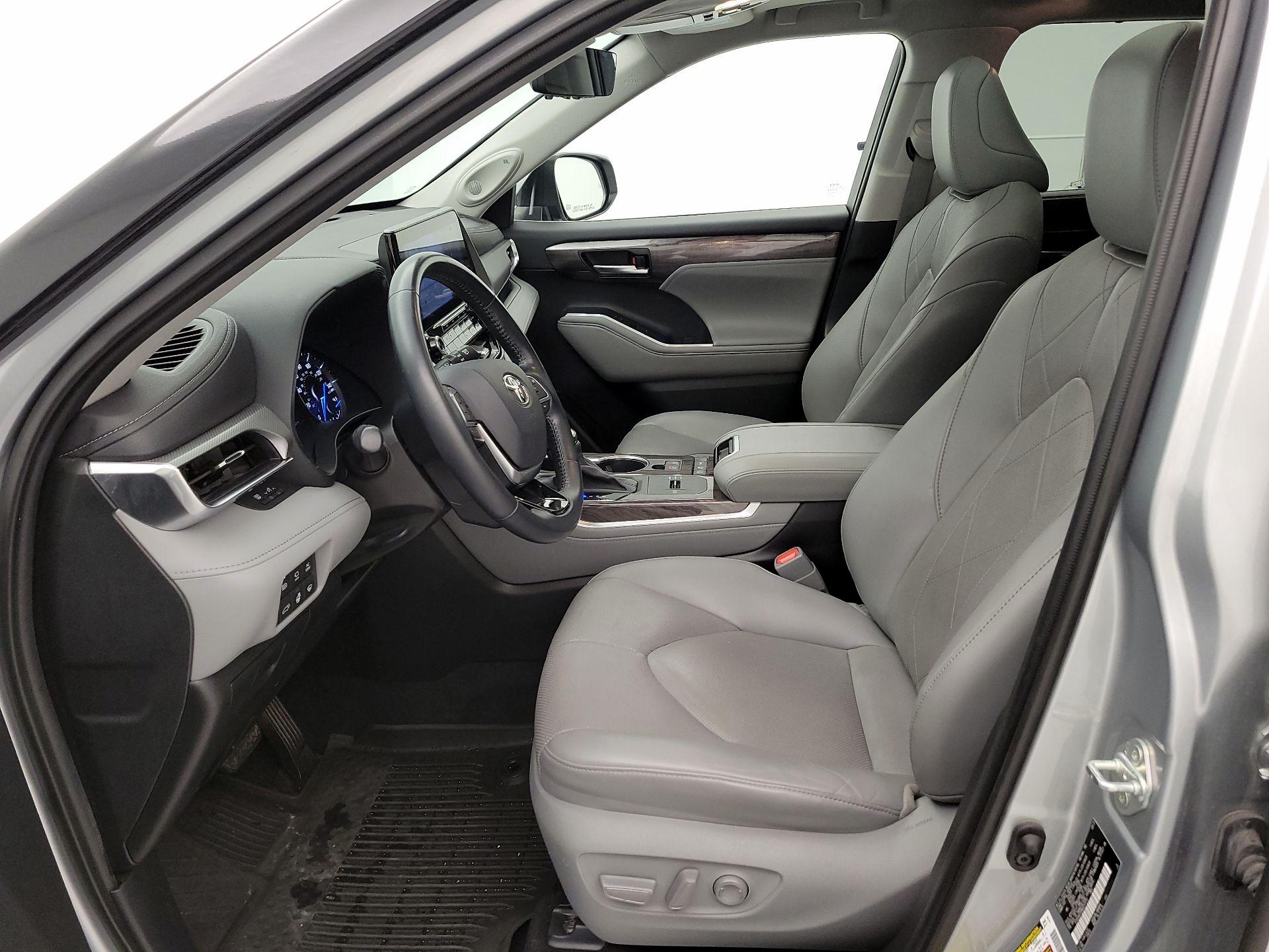 Thumbnail: 2021 Toyota Highlander - 11