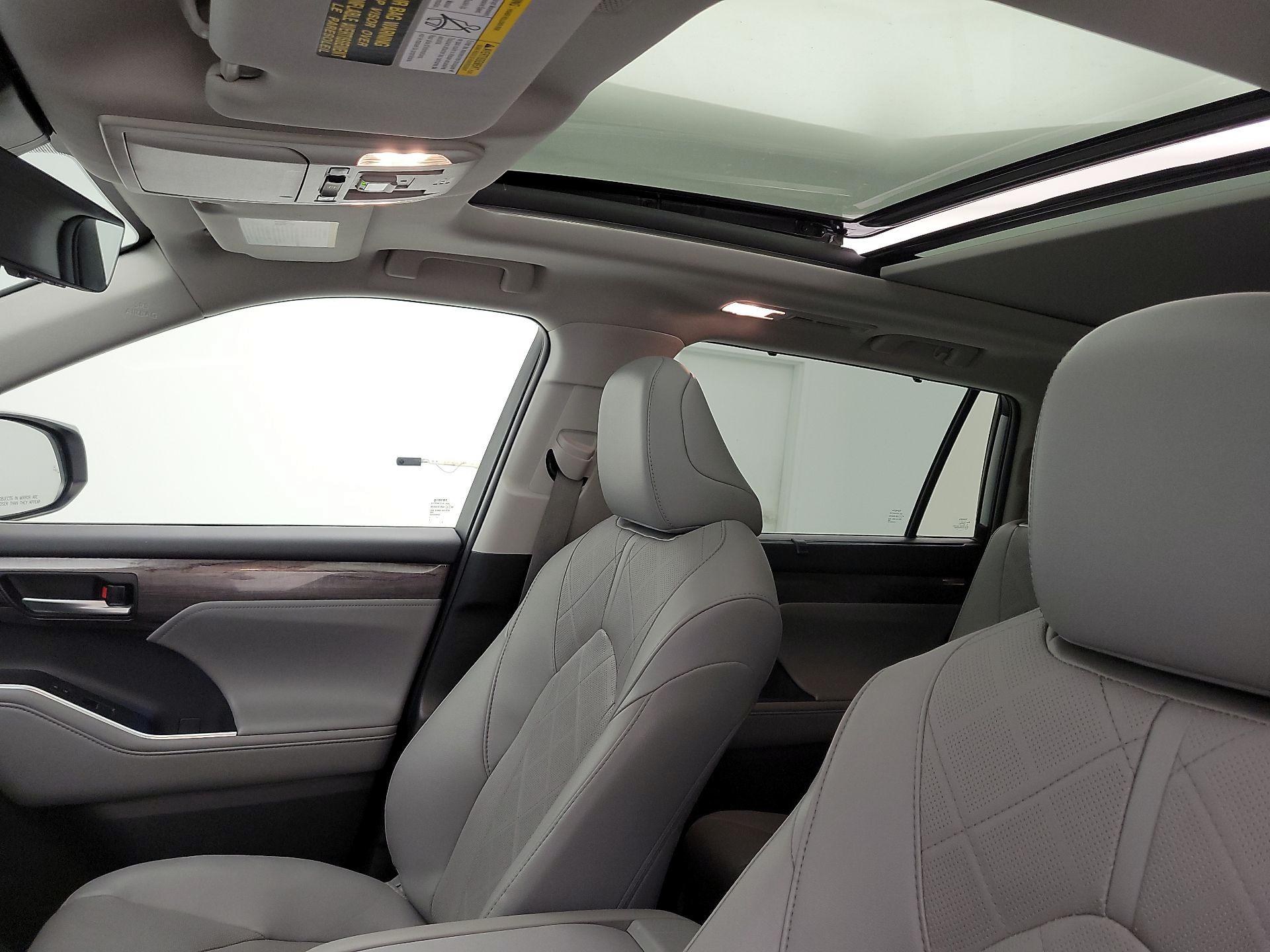 Thumbnail: 2021 Toyota Highlander - 20