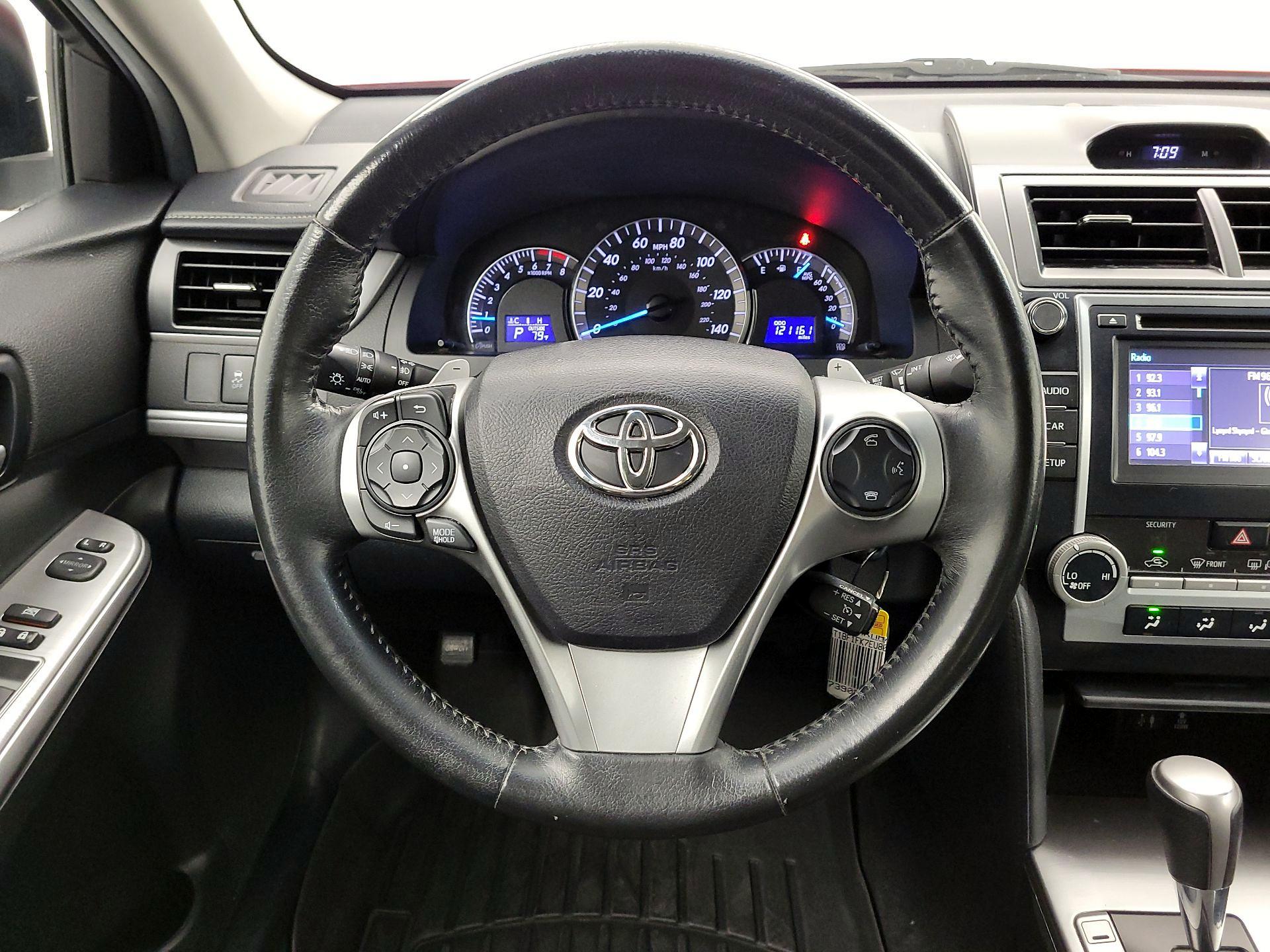 Thumbnail: 2014 Toyota Camry - 10