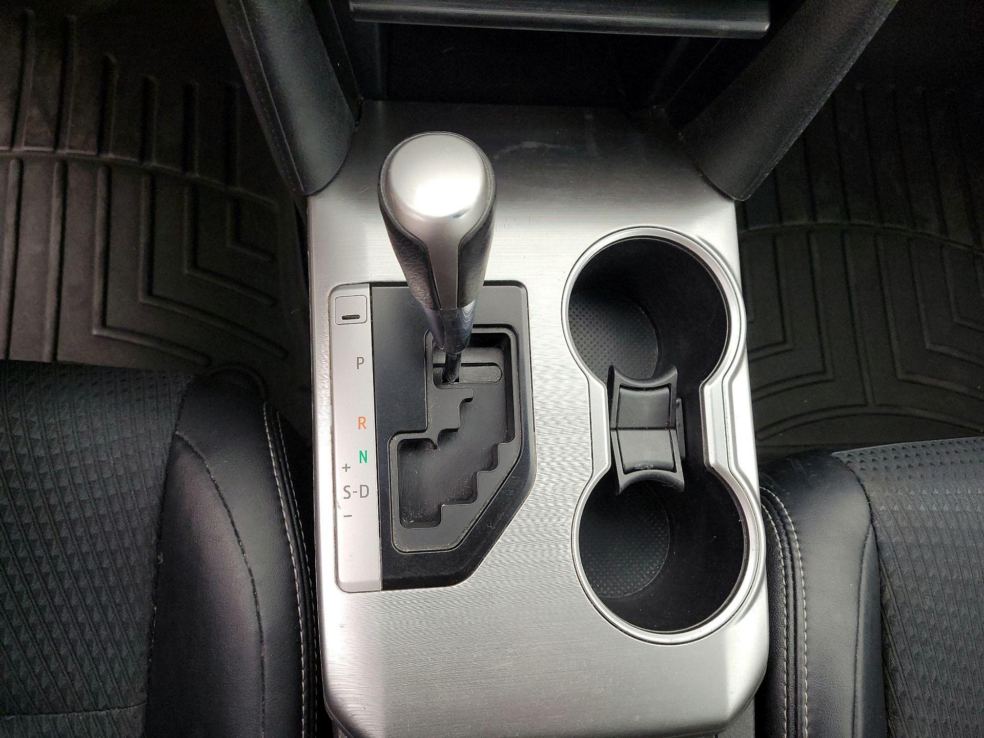 Thumbnail: 2014 Toyota Camry - 16