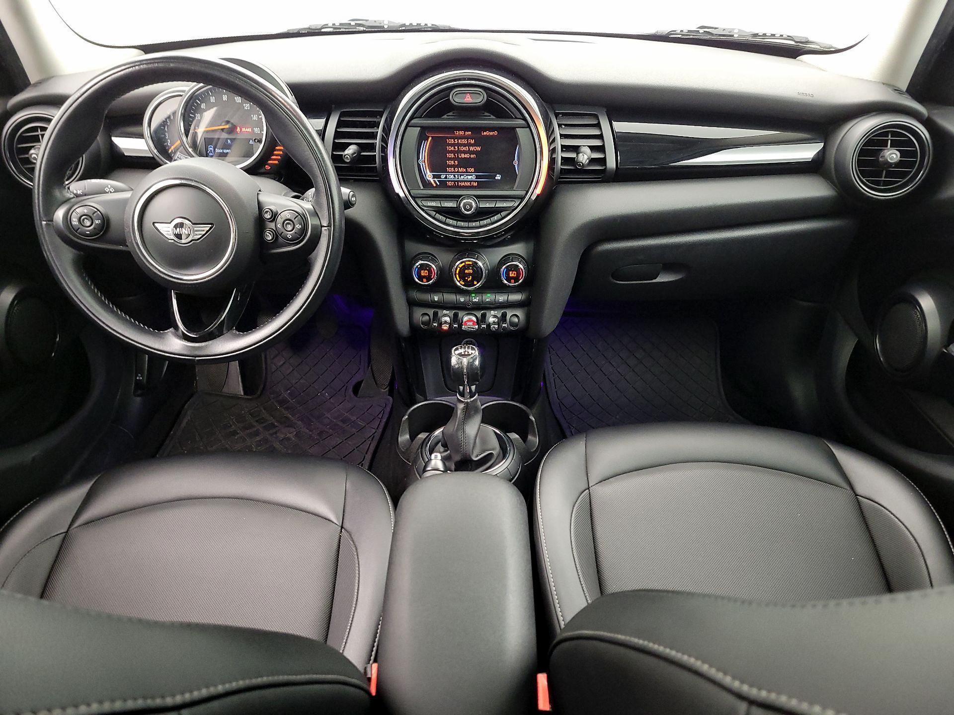 Thumbnail: 2016 MINI Cooper Hardtop - 9