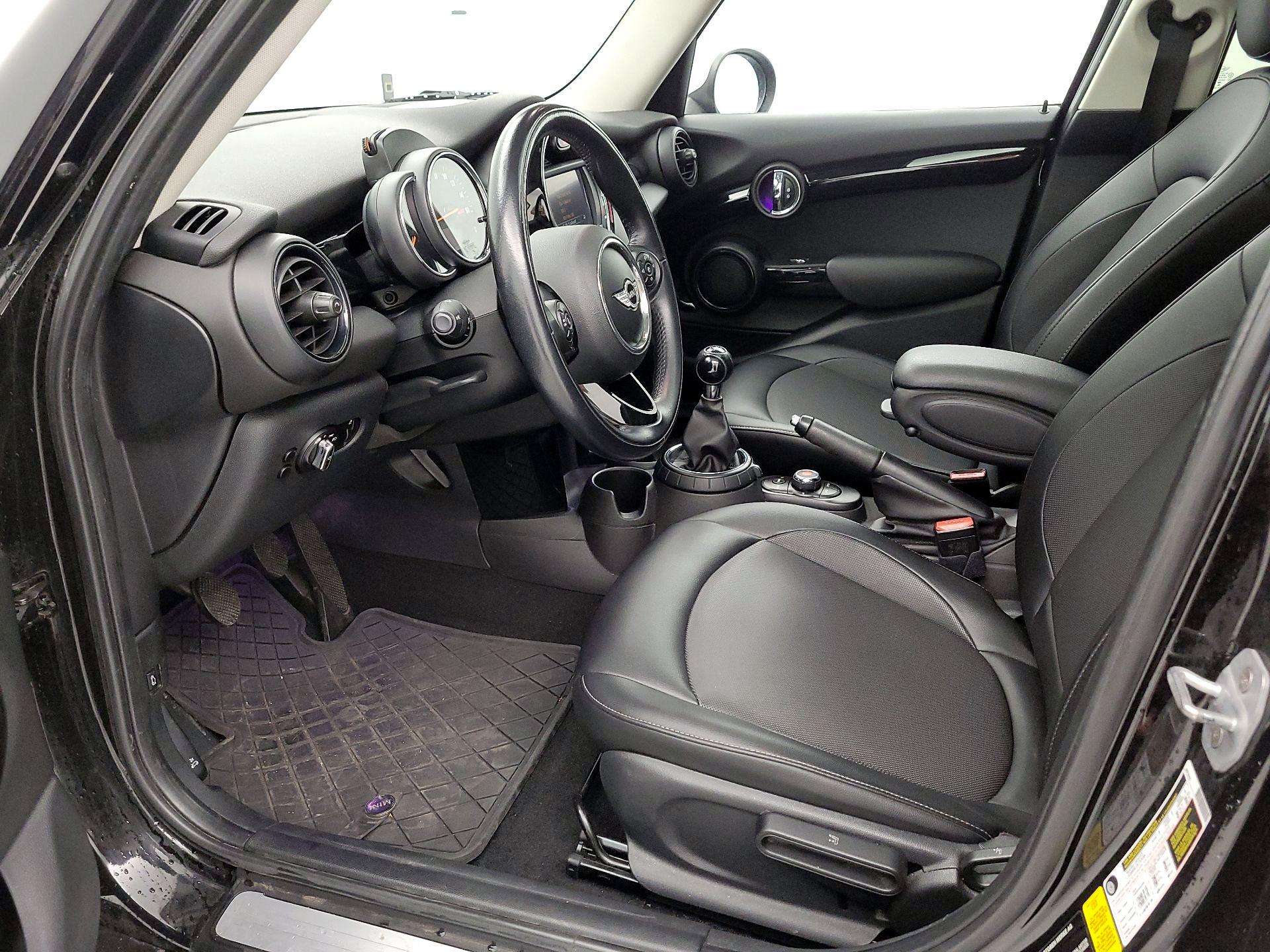 Thumbnail: 2016 MINI Cooper Hardtop - 11