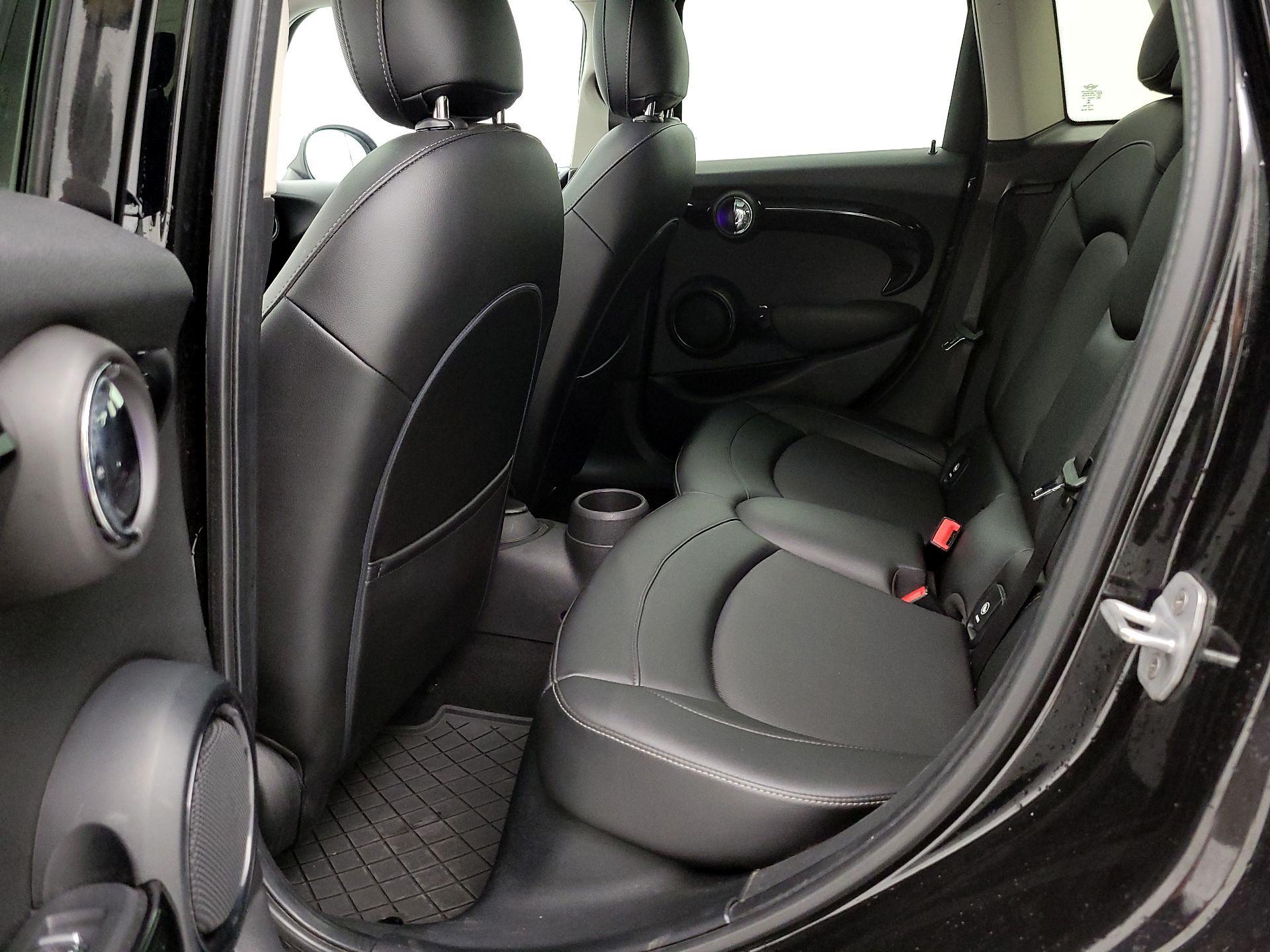Thumbnail: 2016 MINI Cooper Hardtop - 19