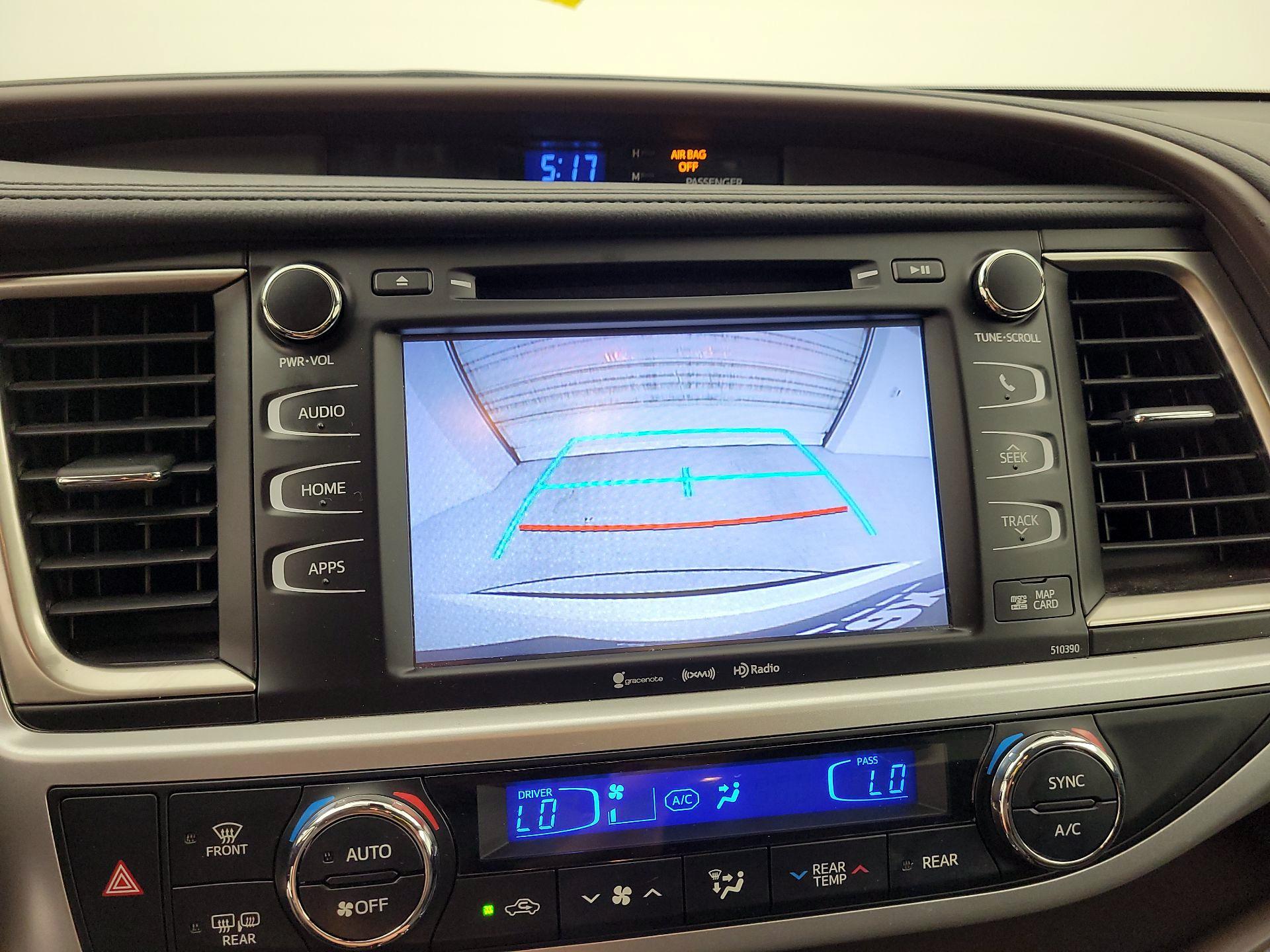 Thumbnail: 2019 Toyota Highlander - 14