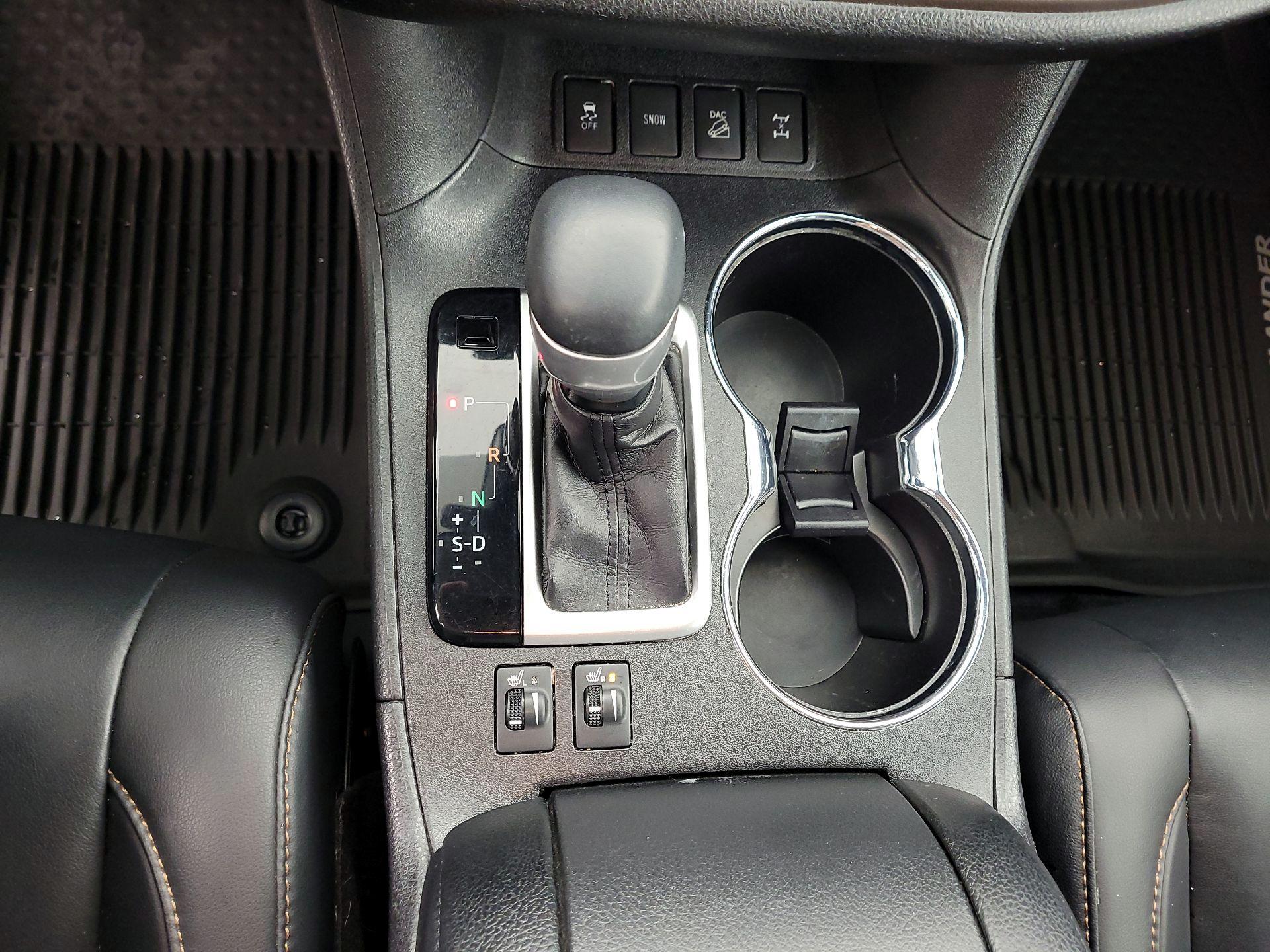 Thumbnail: 2019 Toyota Highlander - 17