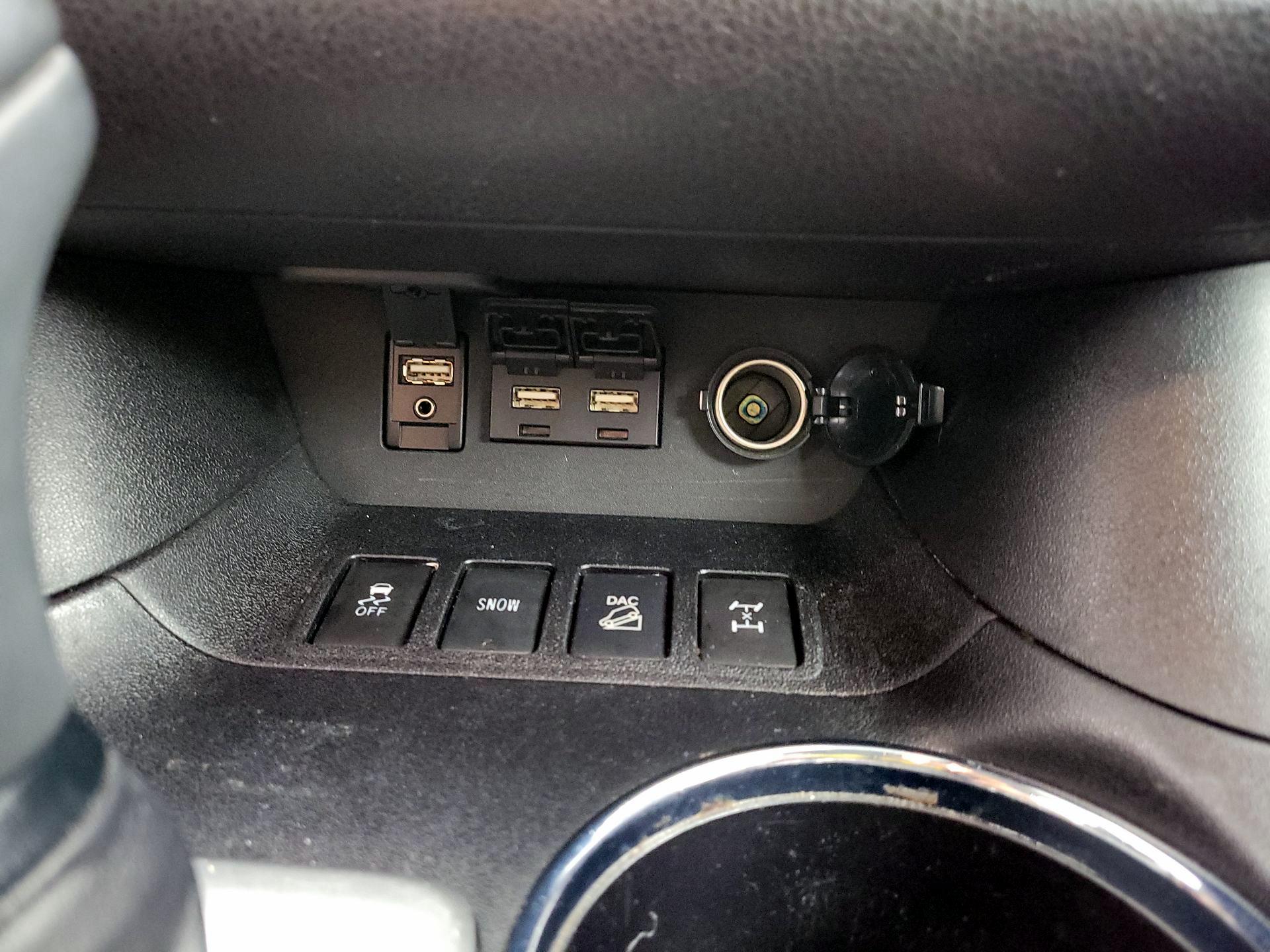 Thumbnail: 2019 Toyota Highlander - 18