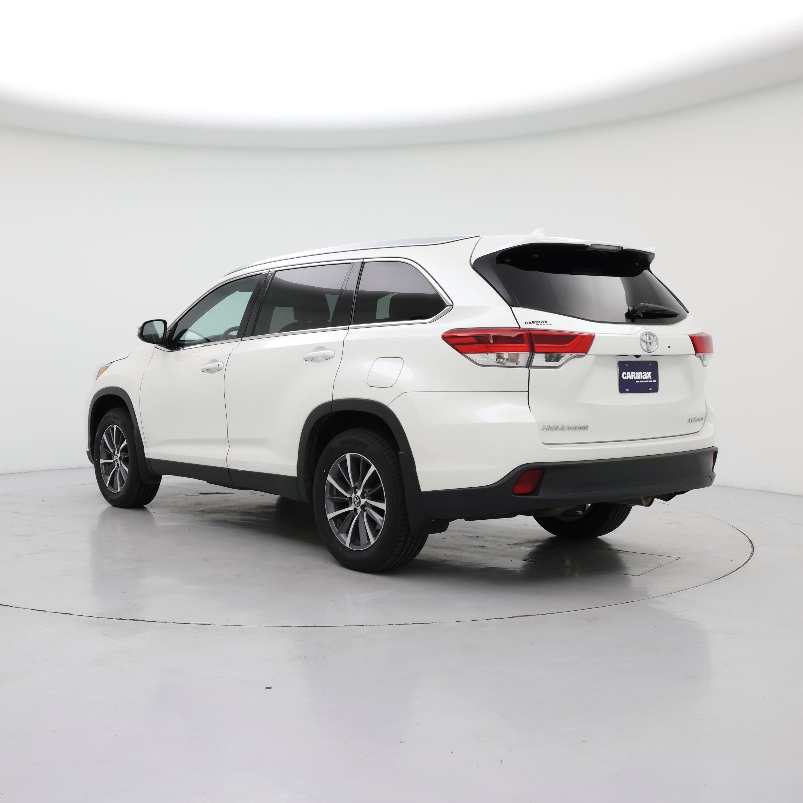 Thumbnail: 2019 Toyota Highlander - 2