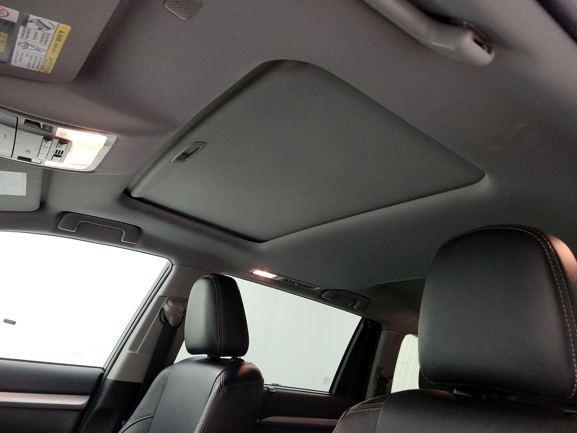 Thumbnail: 2019 Toyota Highlander - 19