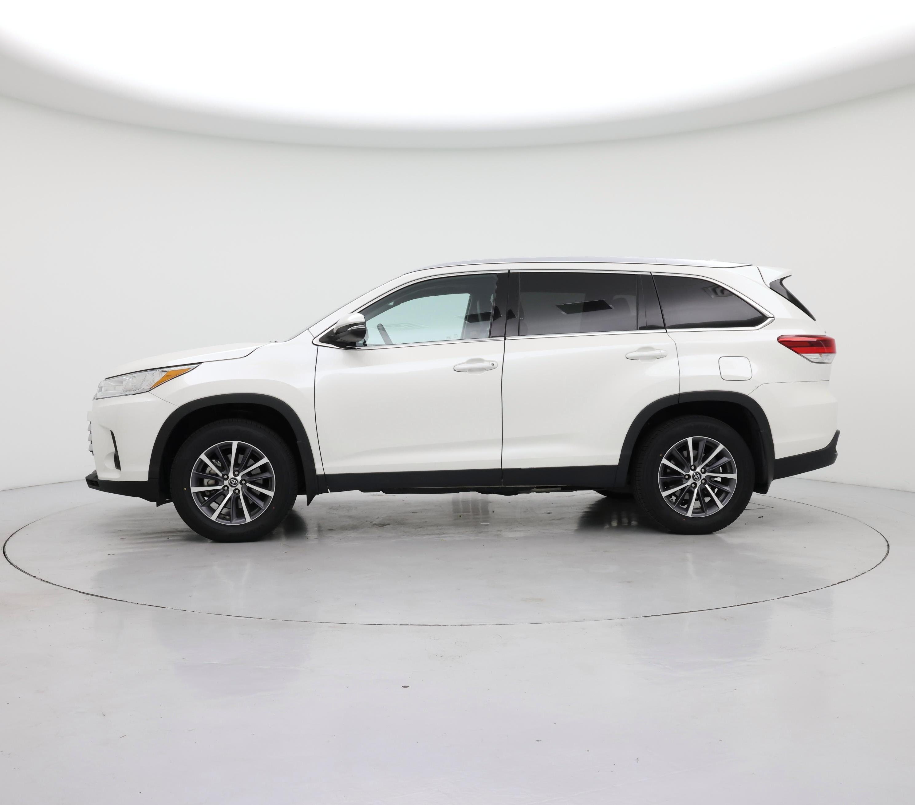 Thumbnail: 2019 Toyota Highlander - 3