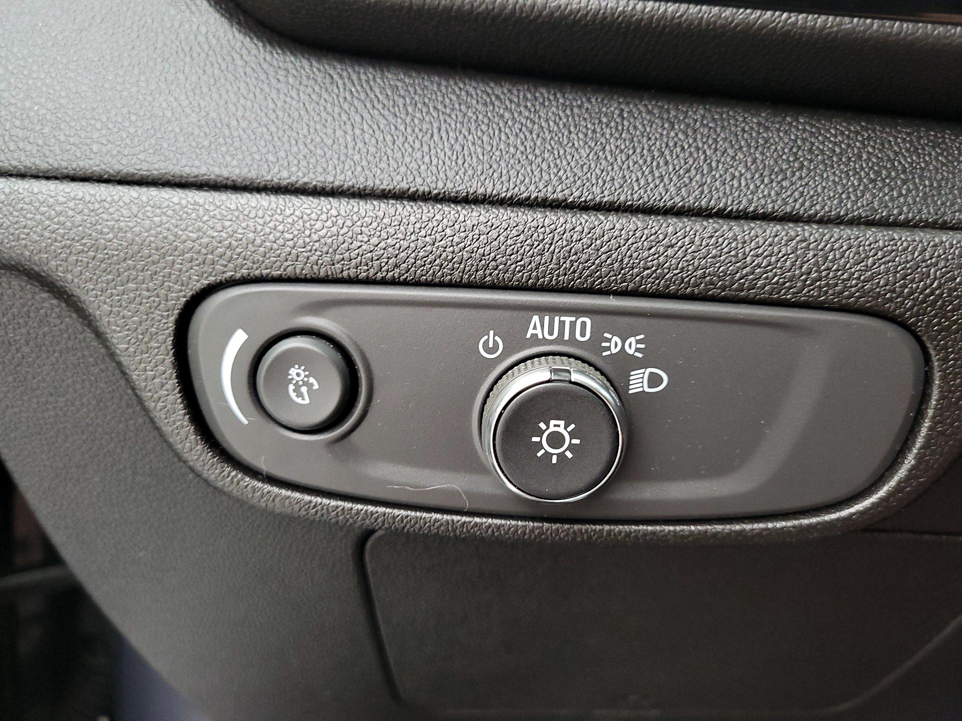 Thumbnail: 2023 Chevrolet Bolt EUV - 13