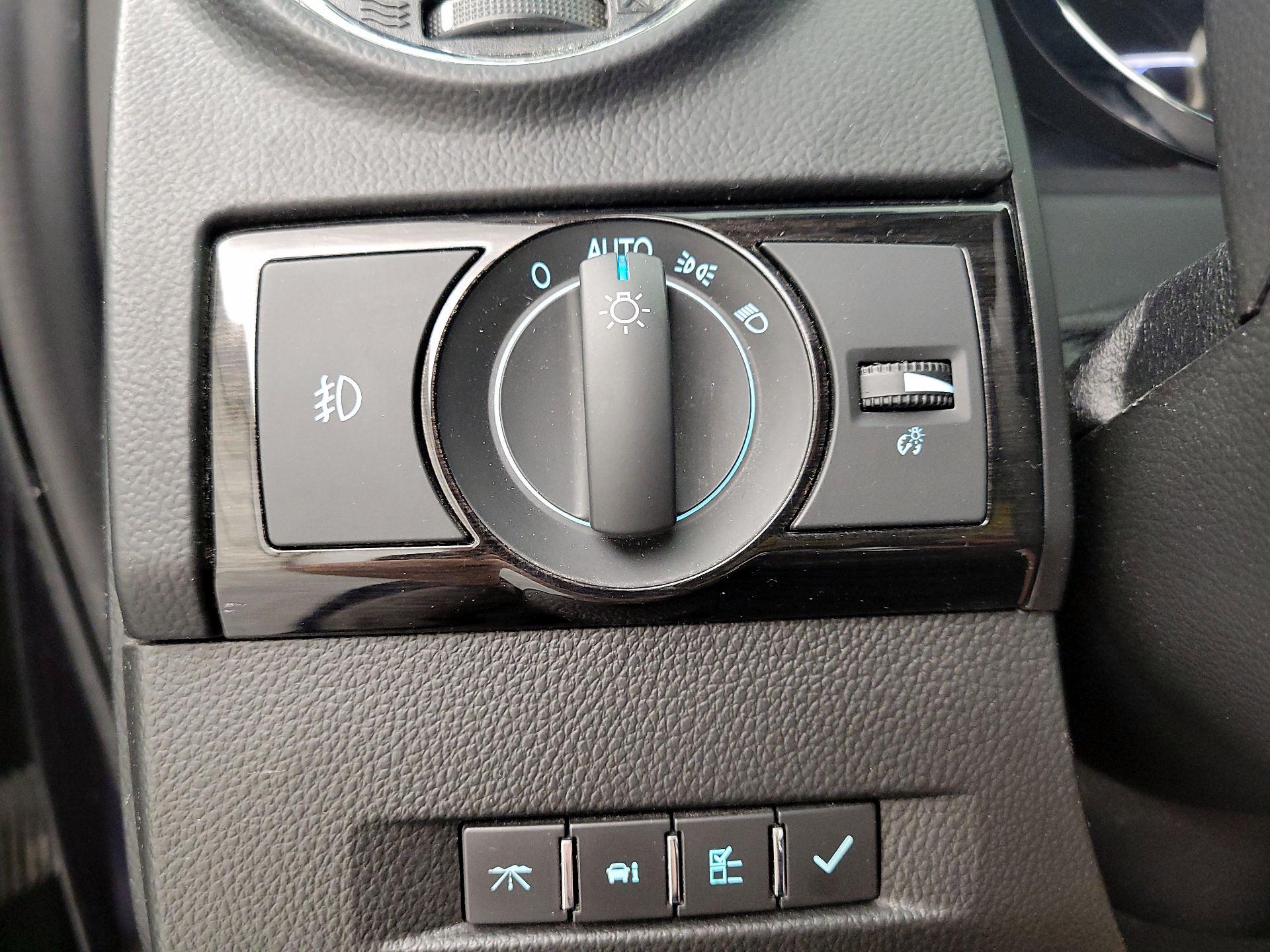 Thumbnail: 2015 Chevrolet Captiva Sport - 13