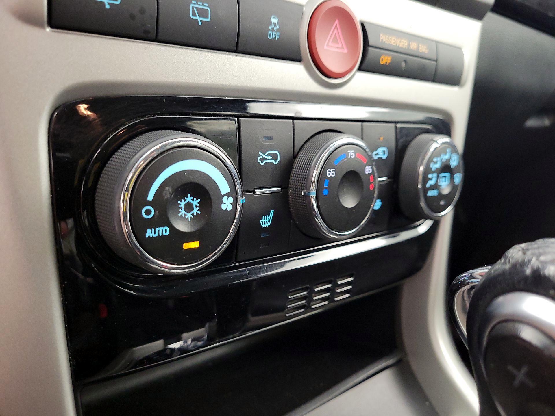 Thumbnail: 2015 Chevrolet Captiva Sport - 15