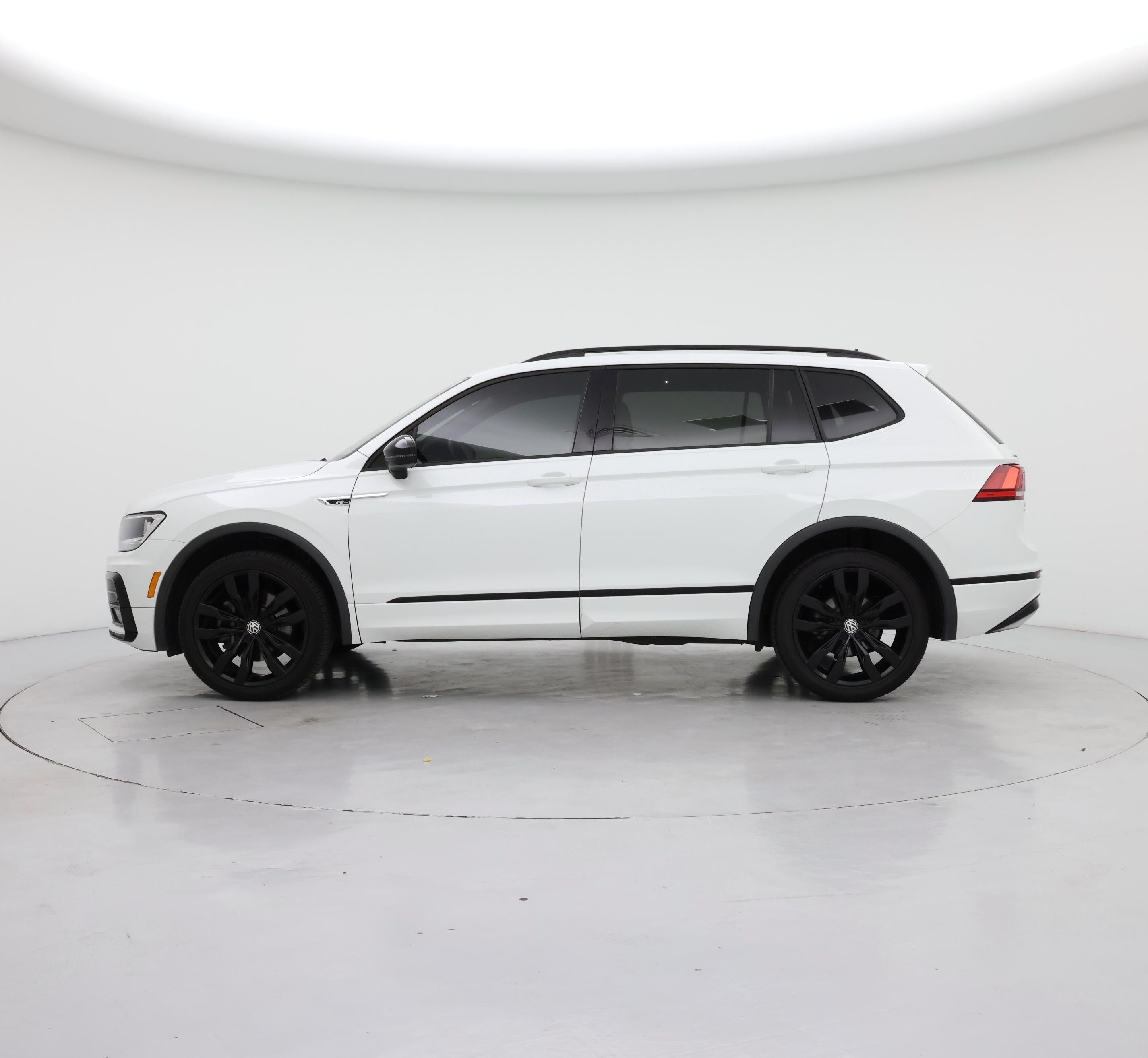 Thumbnail: 2020 Volkswagen Tiguan - 3