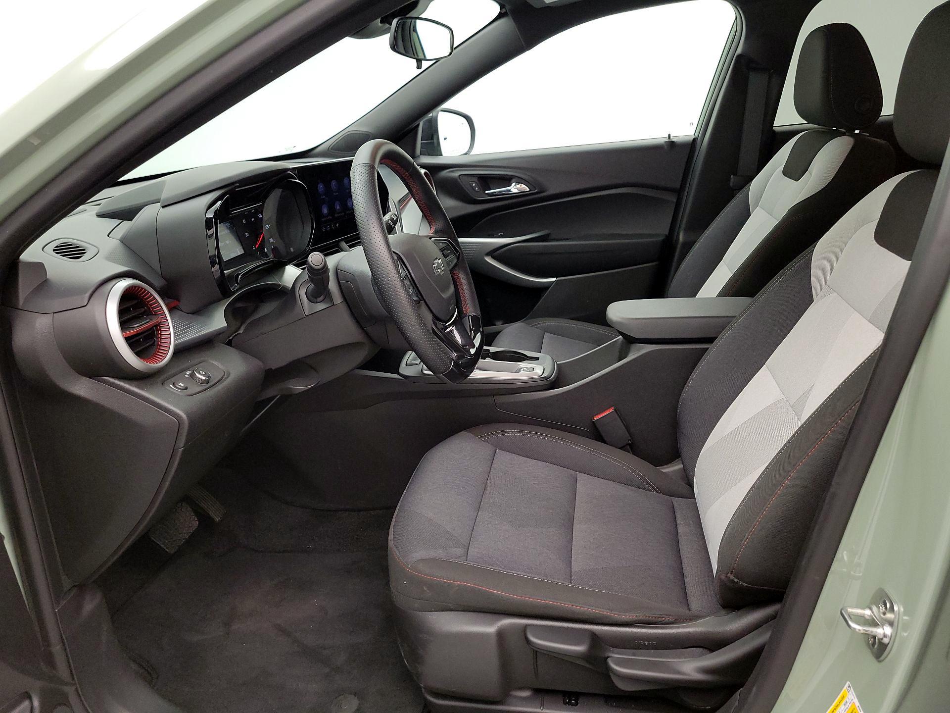 Thumbnail: 2024 Chevrolet Trax - 11