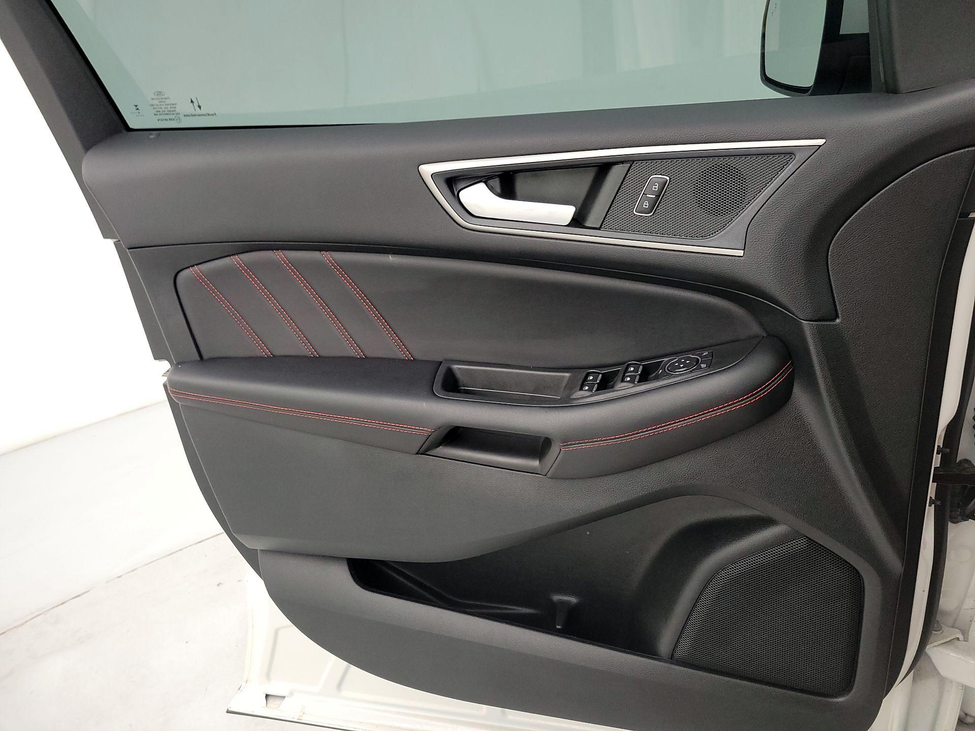 Thumbnail: 2022 Ford Edge - 12