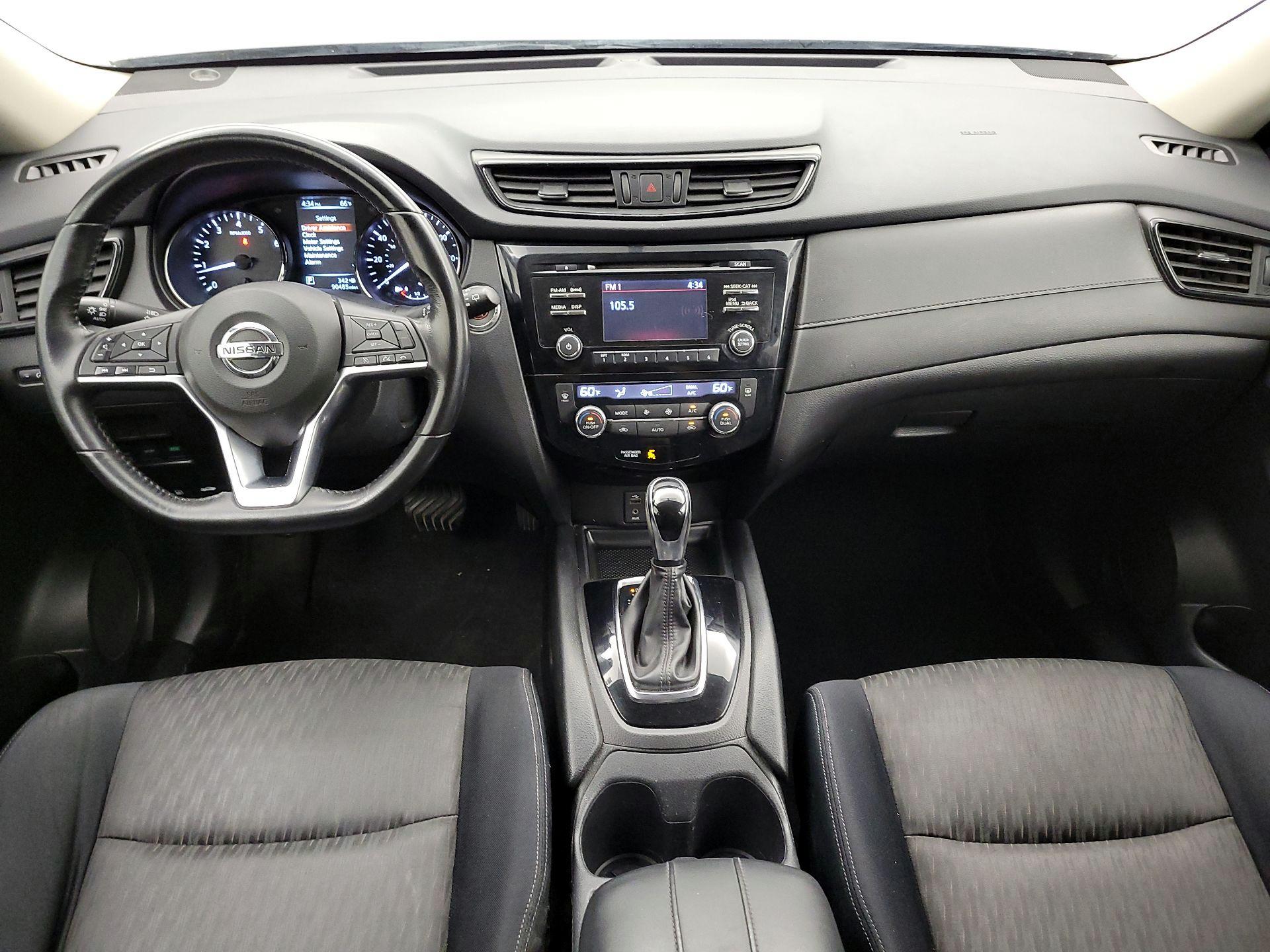 Thumbnail: 2017 Nissan Rogue - 9
