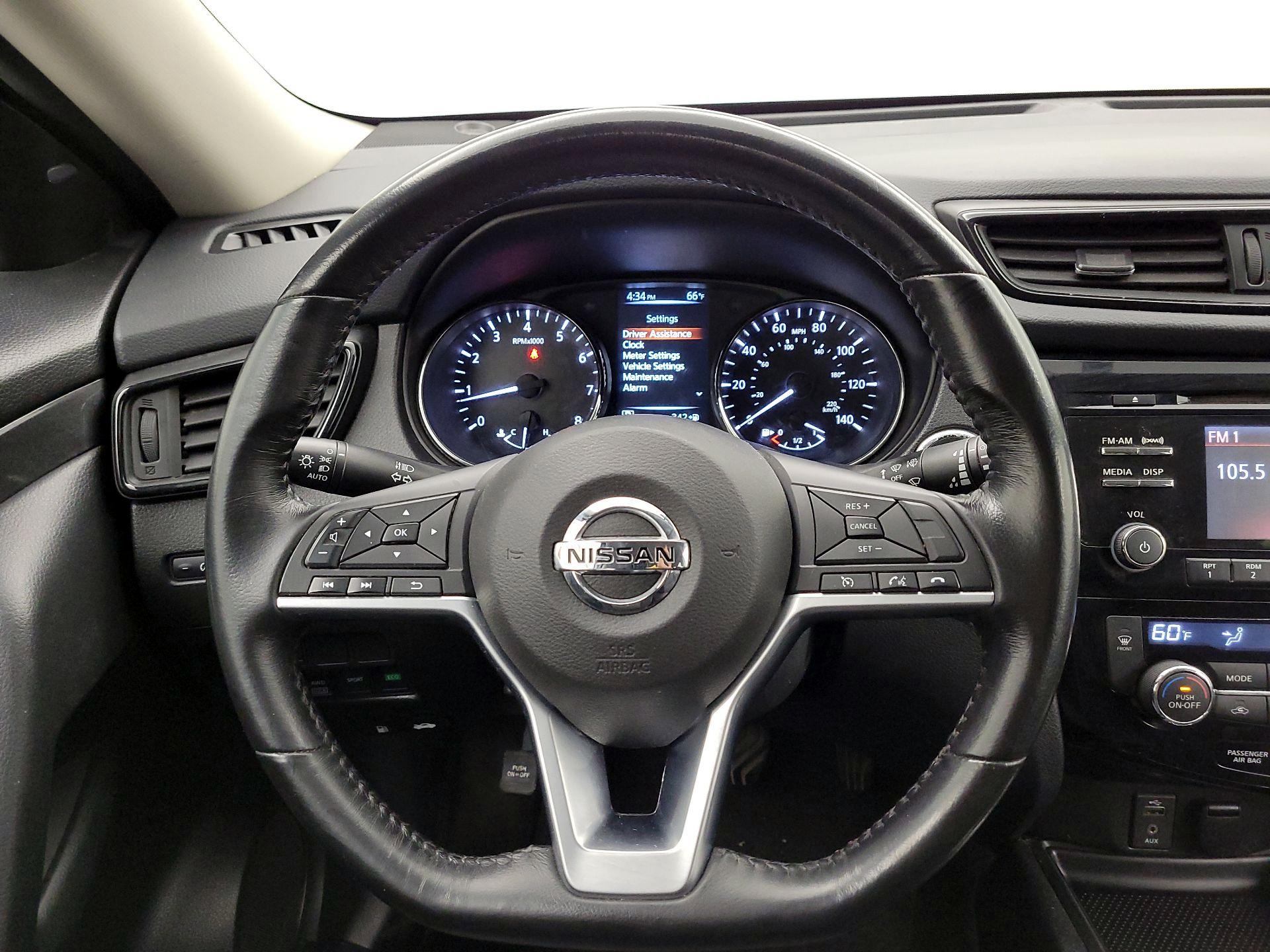 Thumbnail: 2017 Nissan Rogue - 10