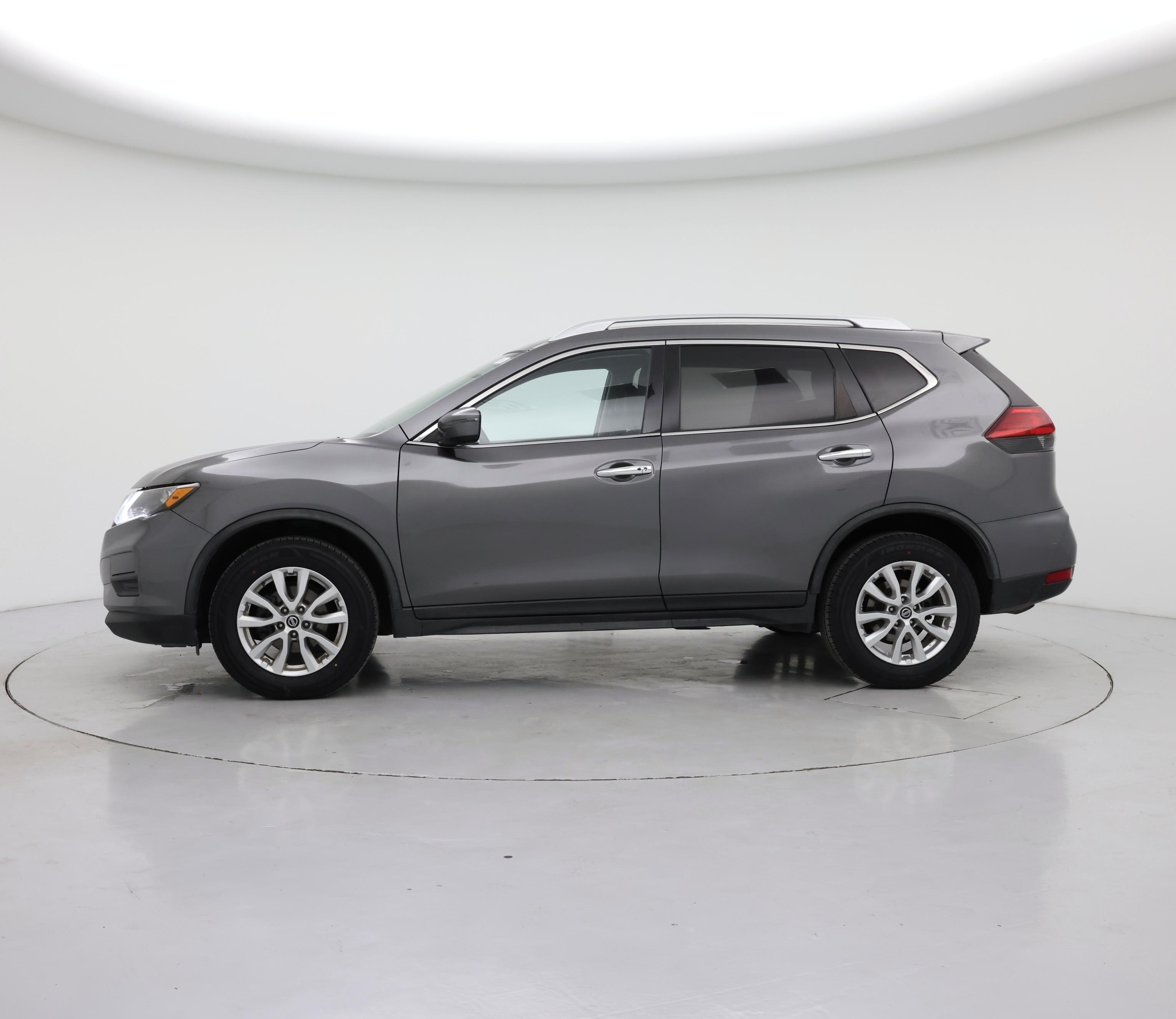 Thumbnail: 2017 Nissan Rogue - 3