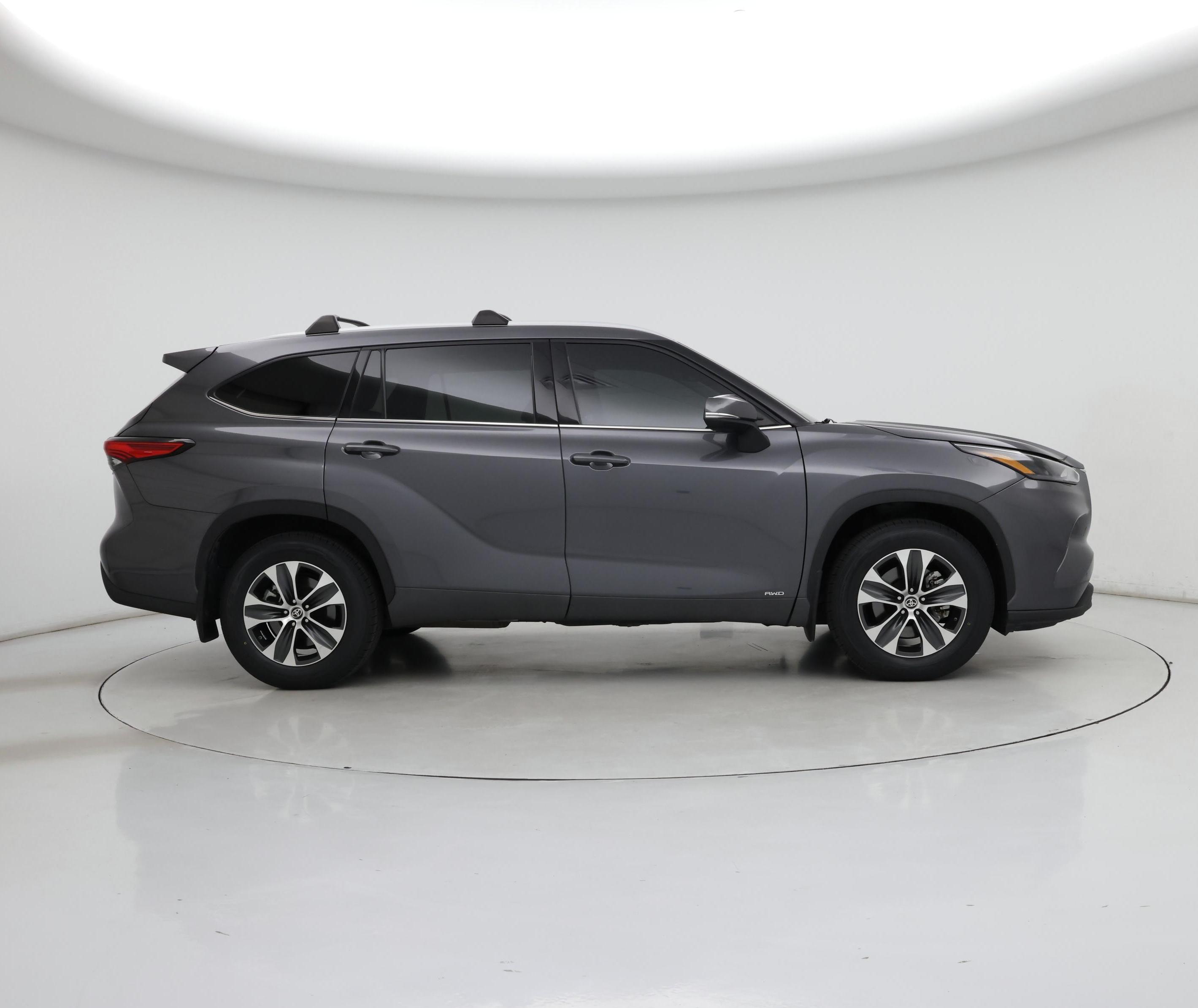 Thumbnail: 2022 Toyota Highlander - 7