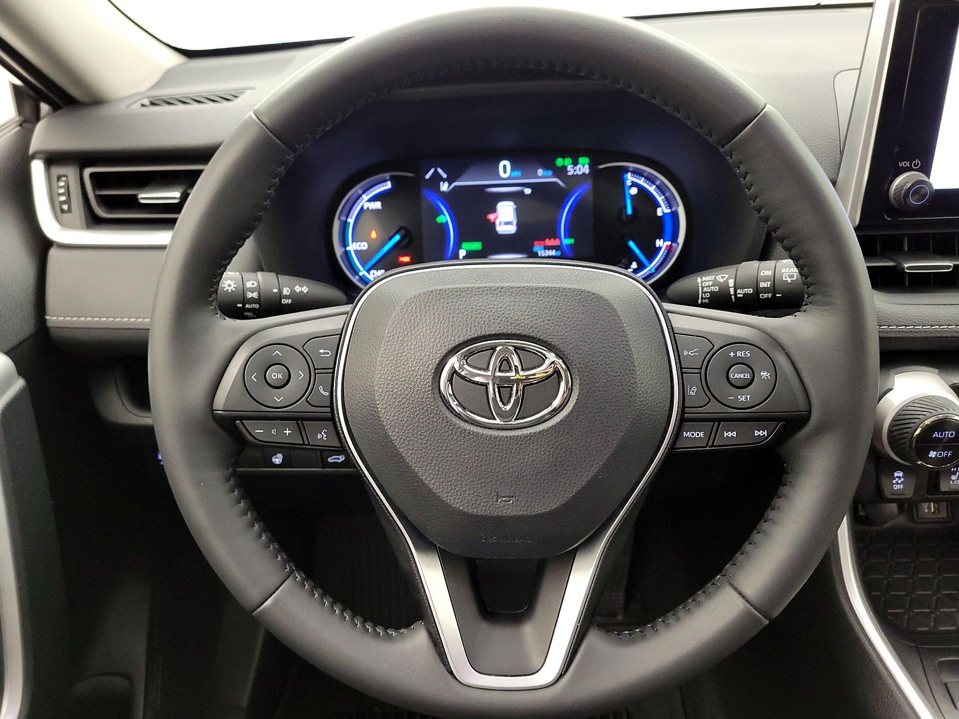 Thumbnail: 2023 Toyota RAV4 - 10