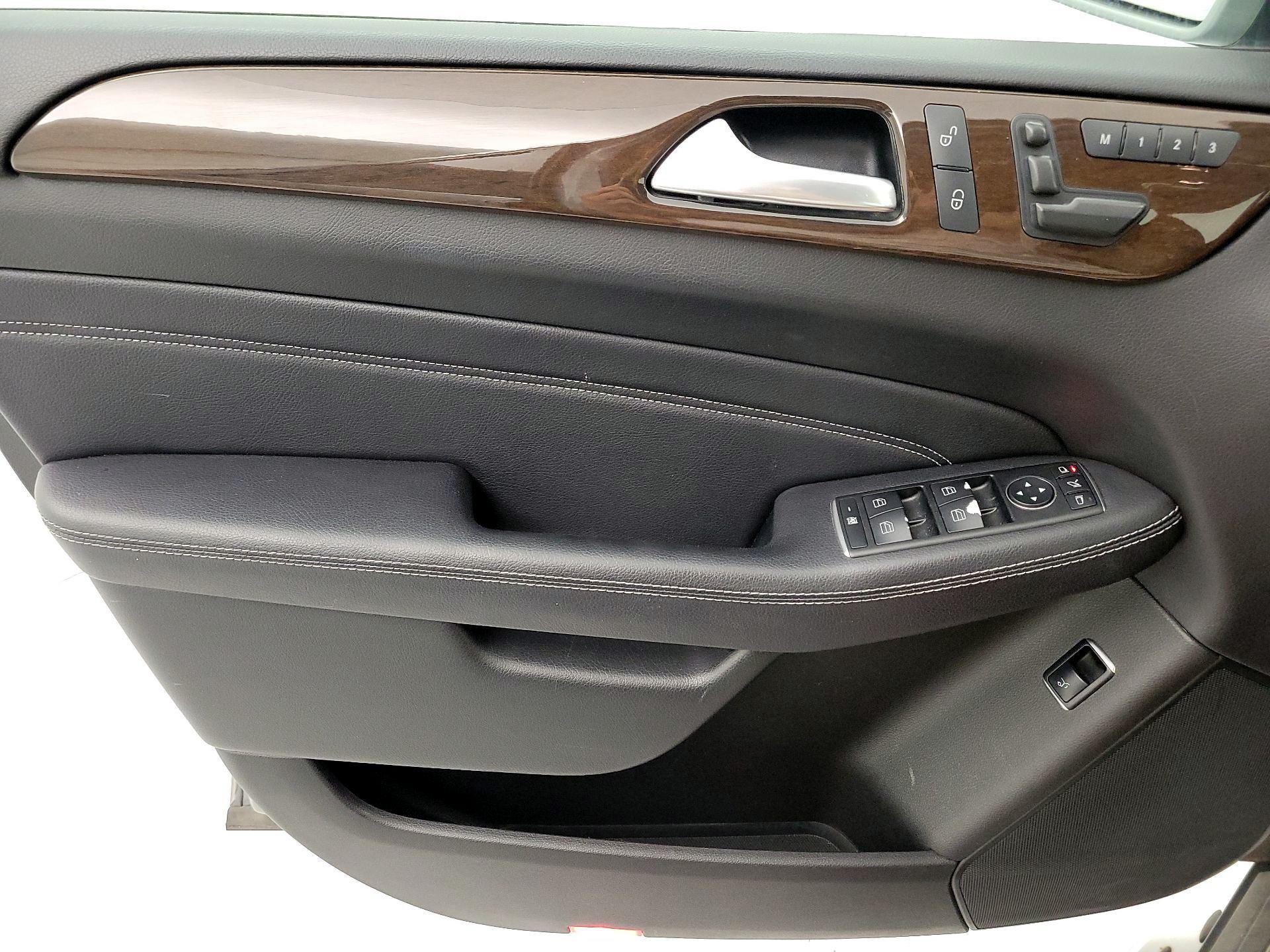 Thumbnail: 2014 Mercedes-Benz M-Class - 12