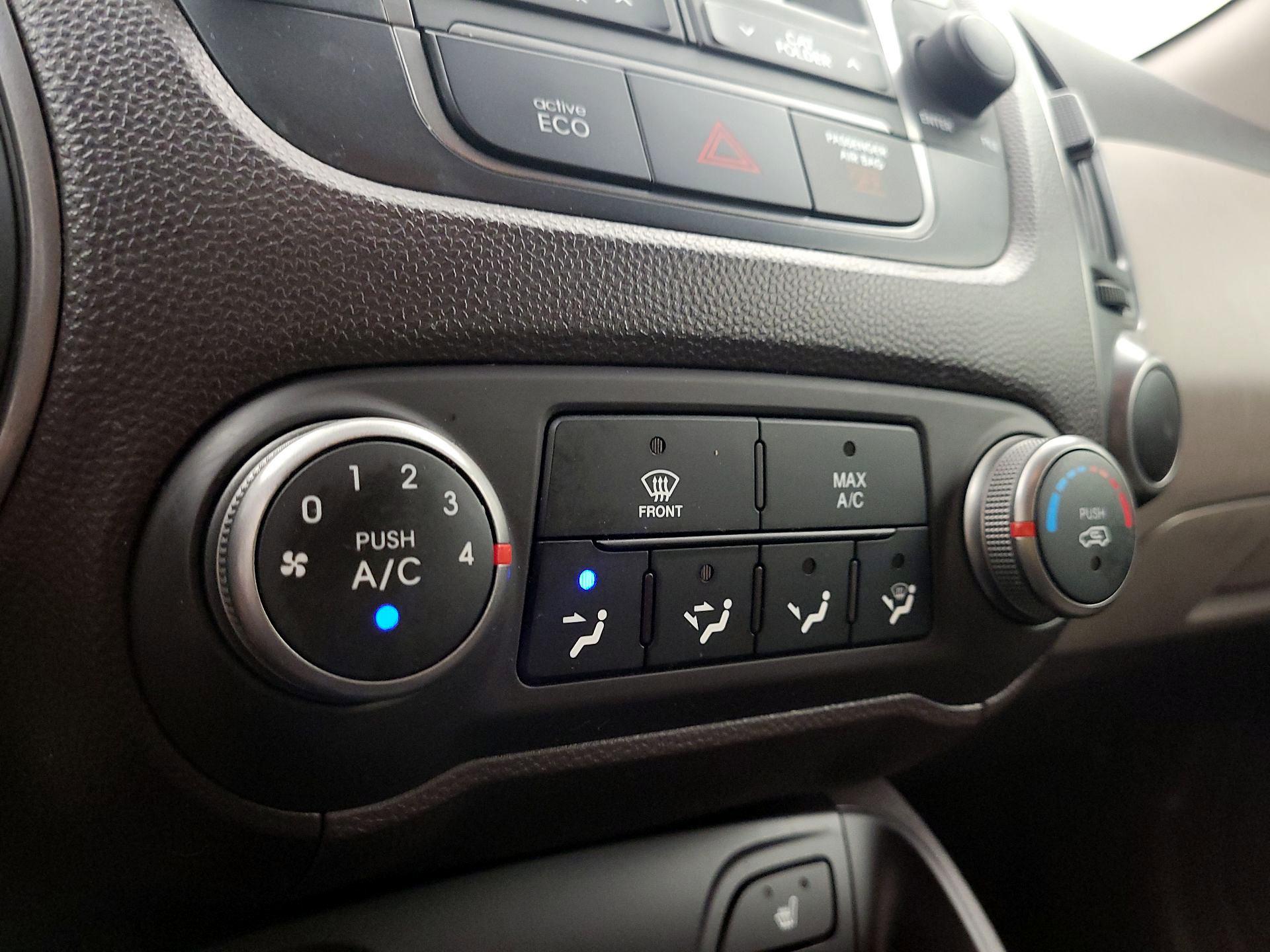 Thumbnail: 2015 Hyundai Tucson - 16